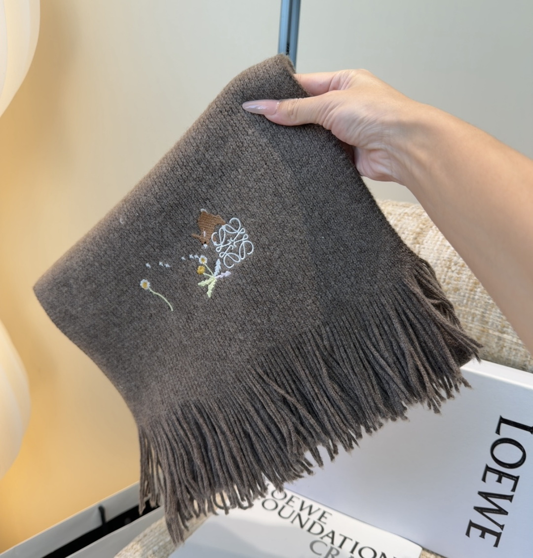 Loewe scarf
