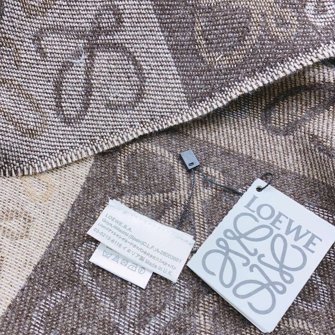 Loewe scarf