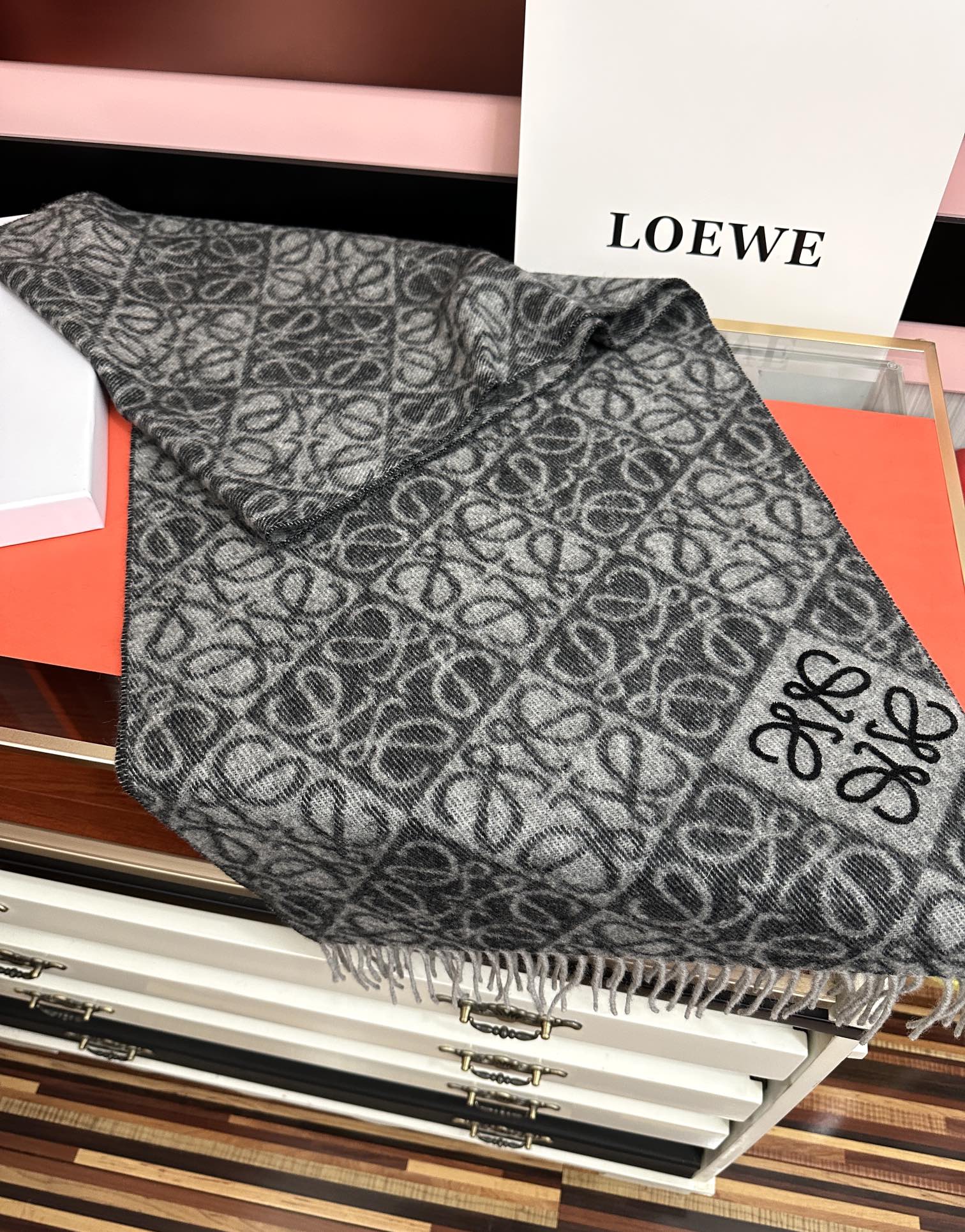 Loewe scarf
