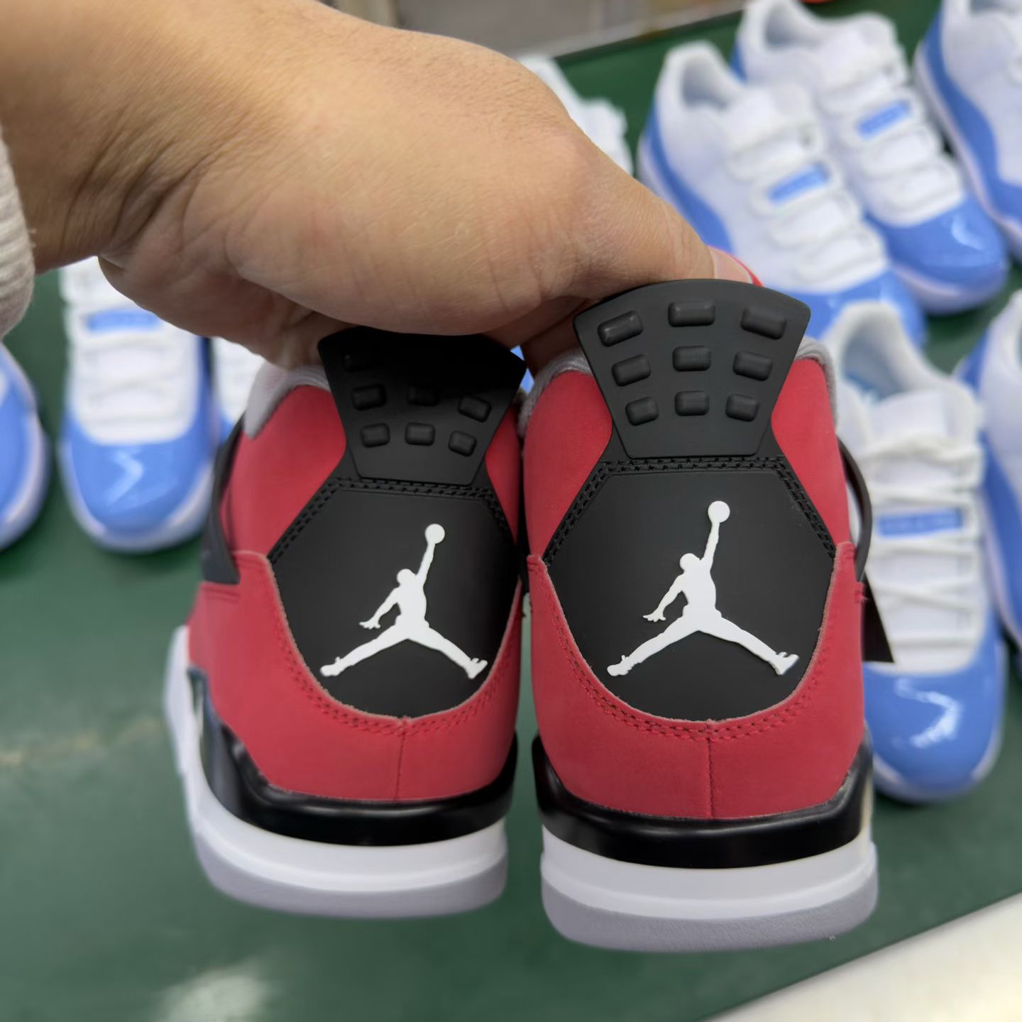 Air Jordan 4