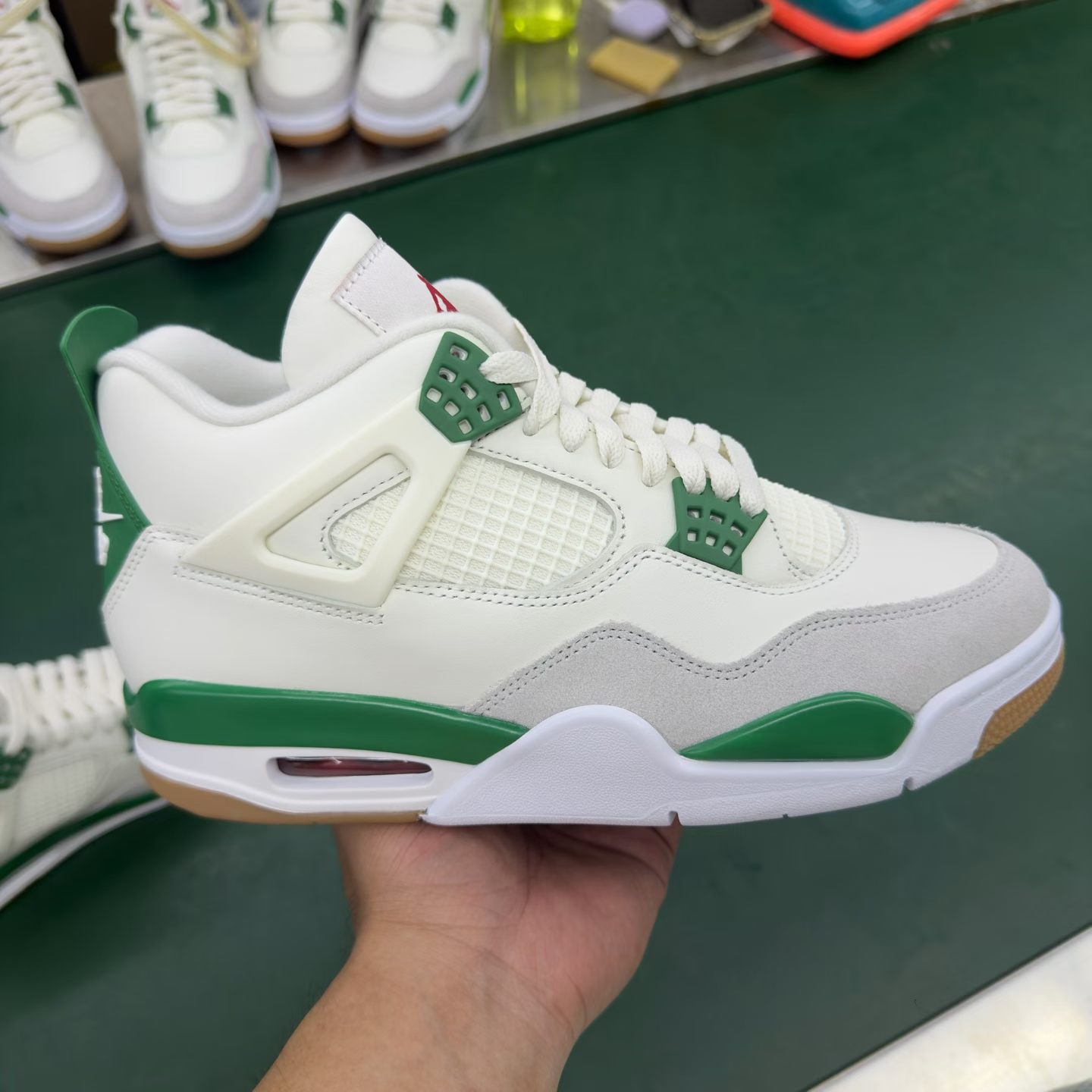 Air Jordan 4