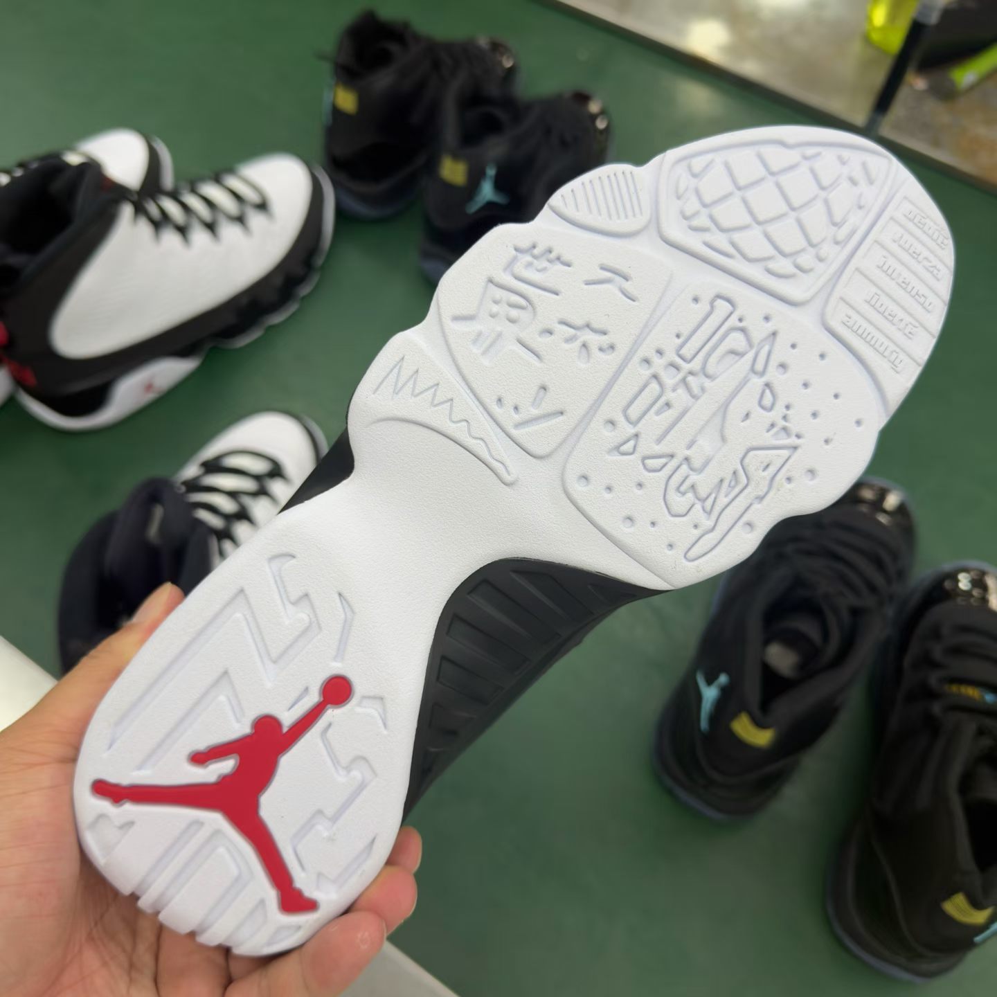 Air Jordan 4