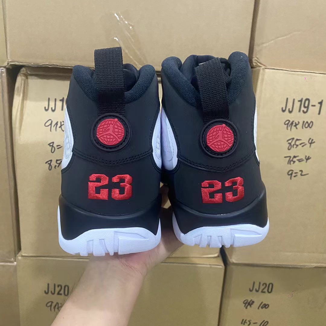 Air Jordan 4
