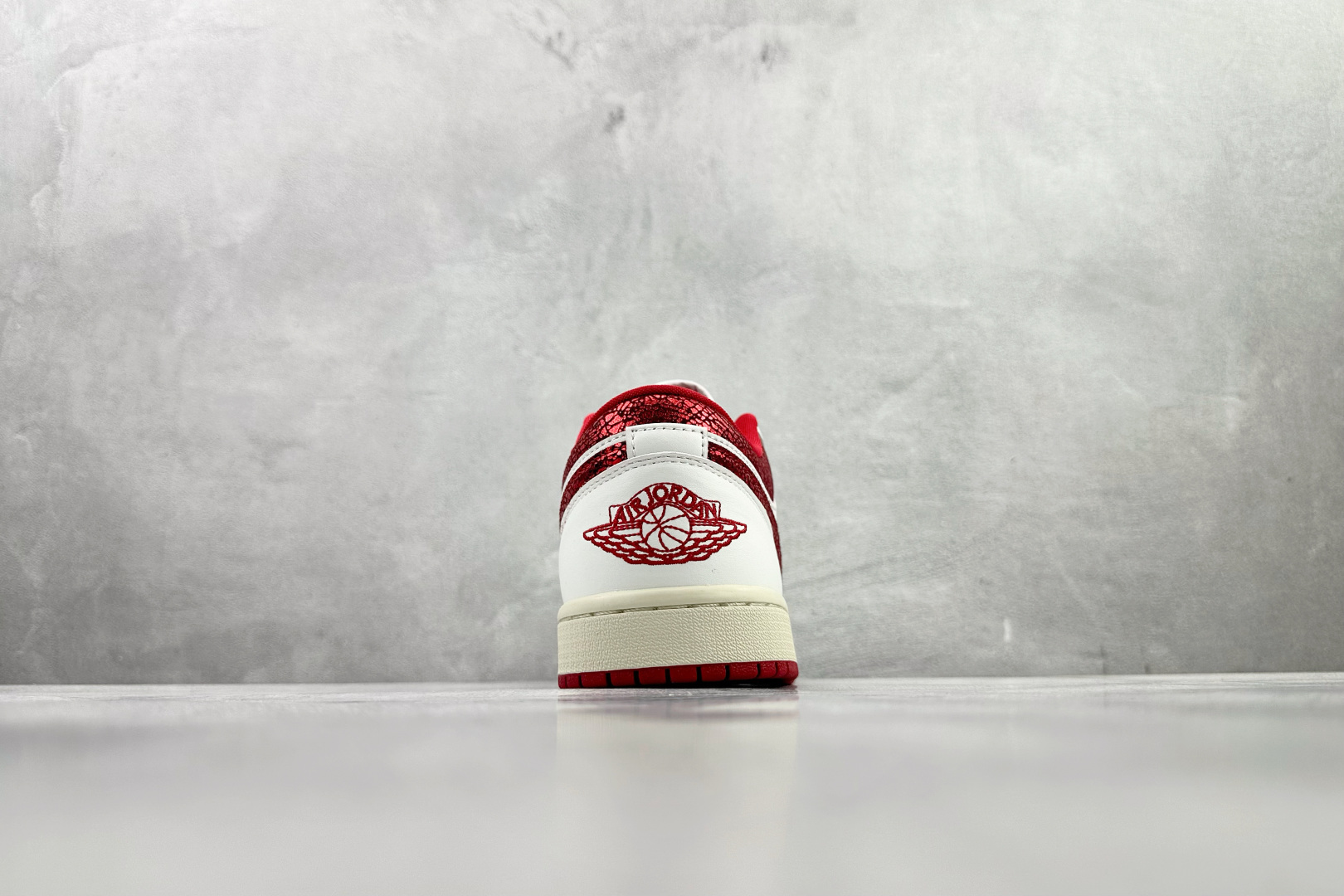 Air Jordan 4