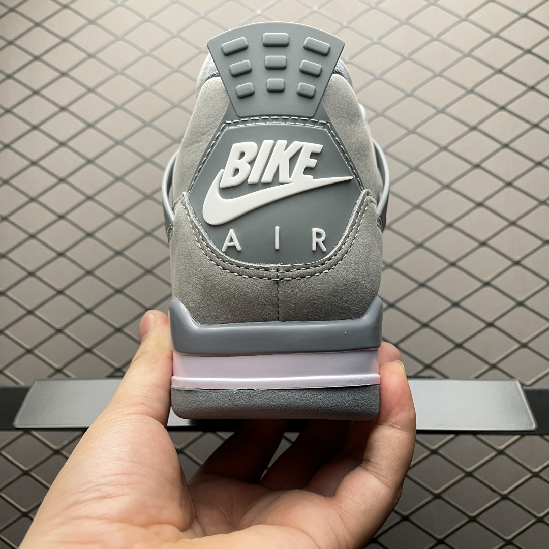 Air Jordan 4