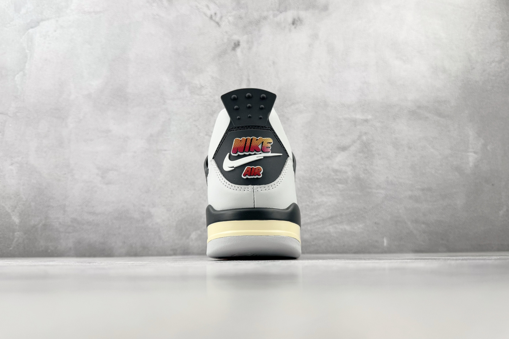 Air Jordan 4