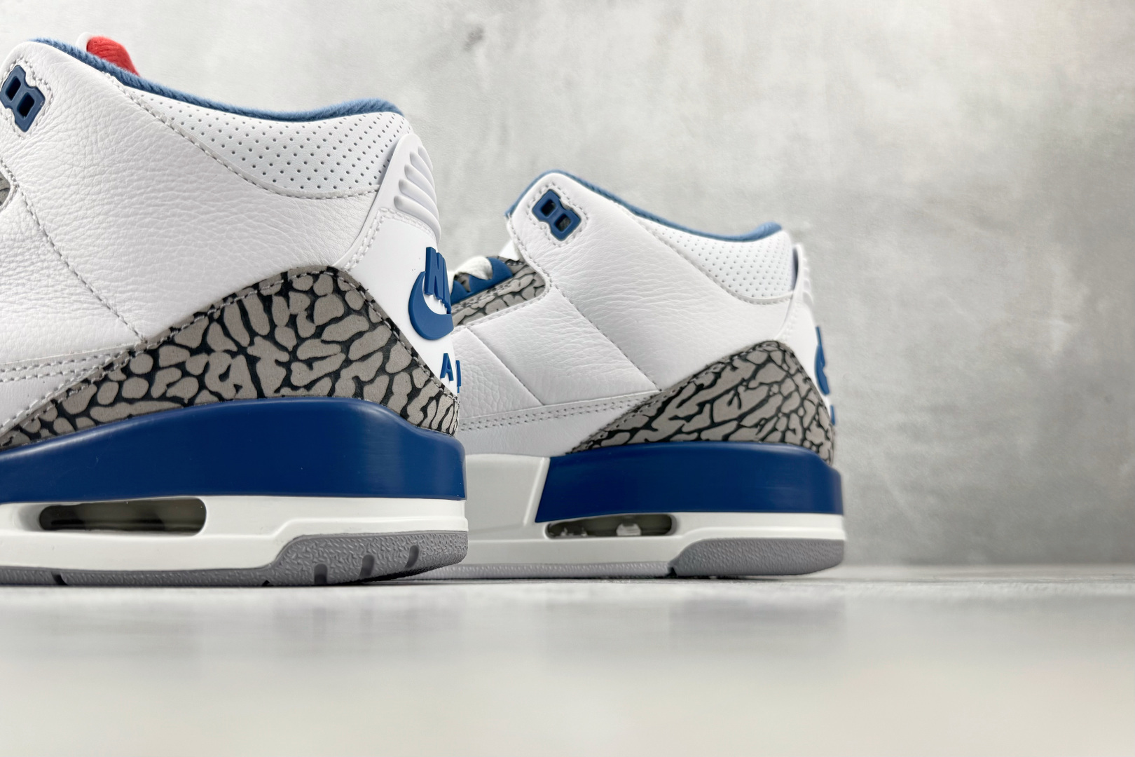 Air Jordan 4