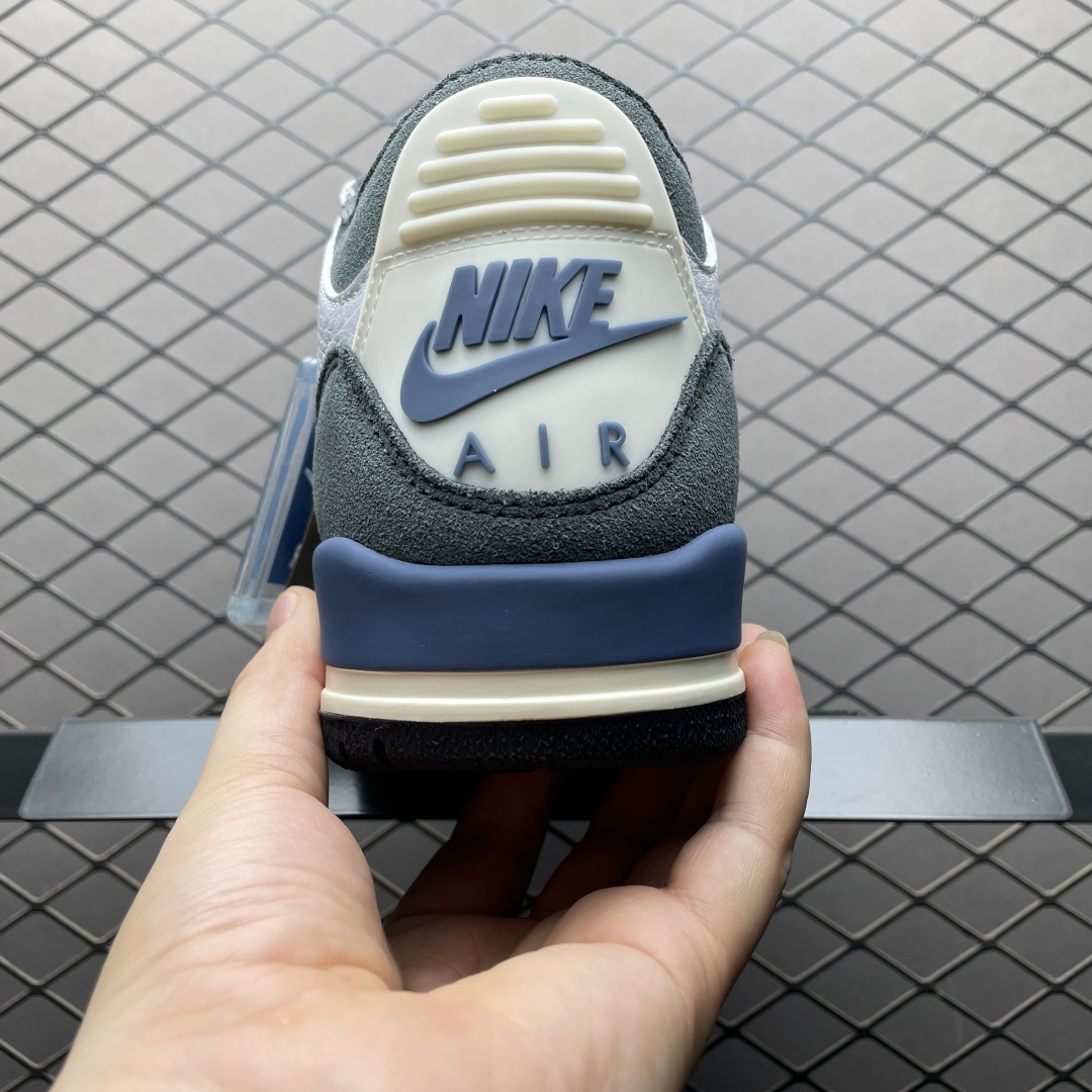 Air Jordan 4