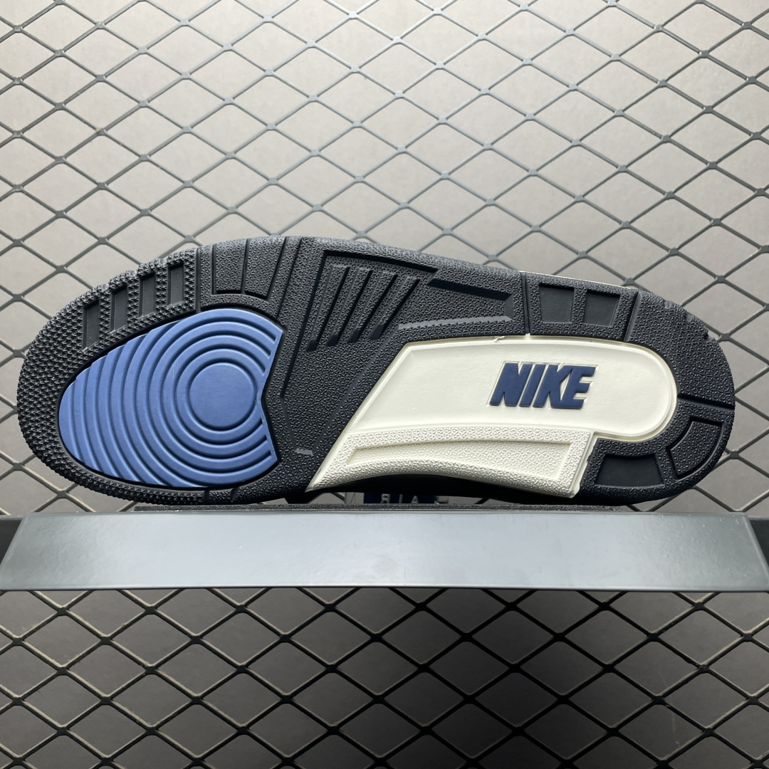Air Jordan 4