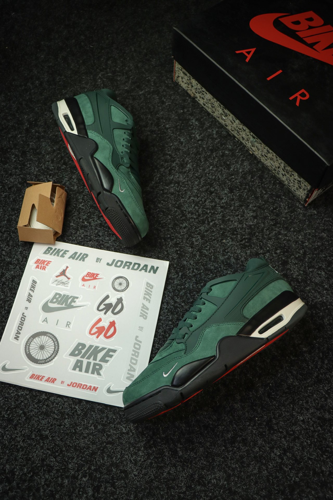 Air Jordan 4