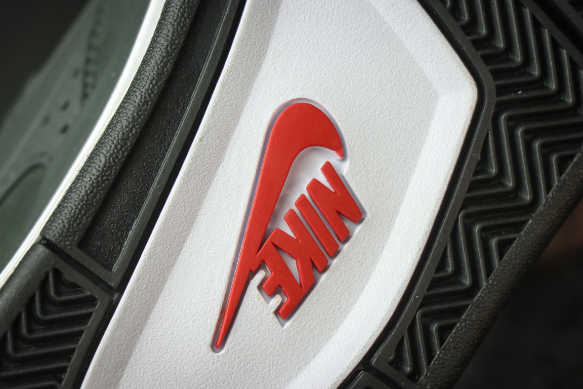 Air Jordan 4
