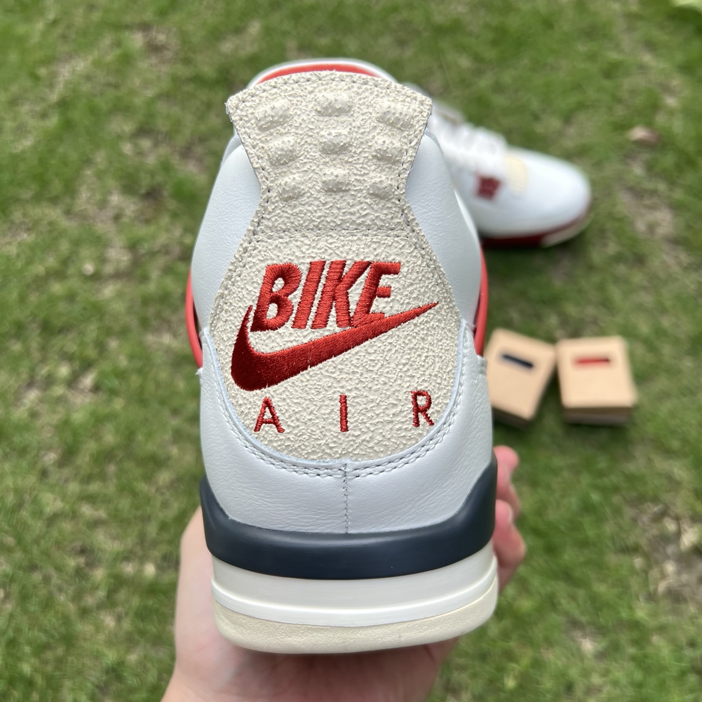 Air Jordan 4