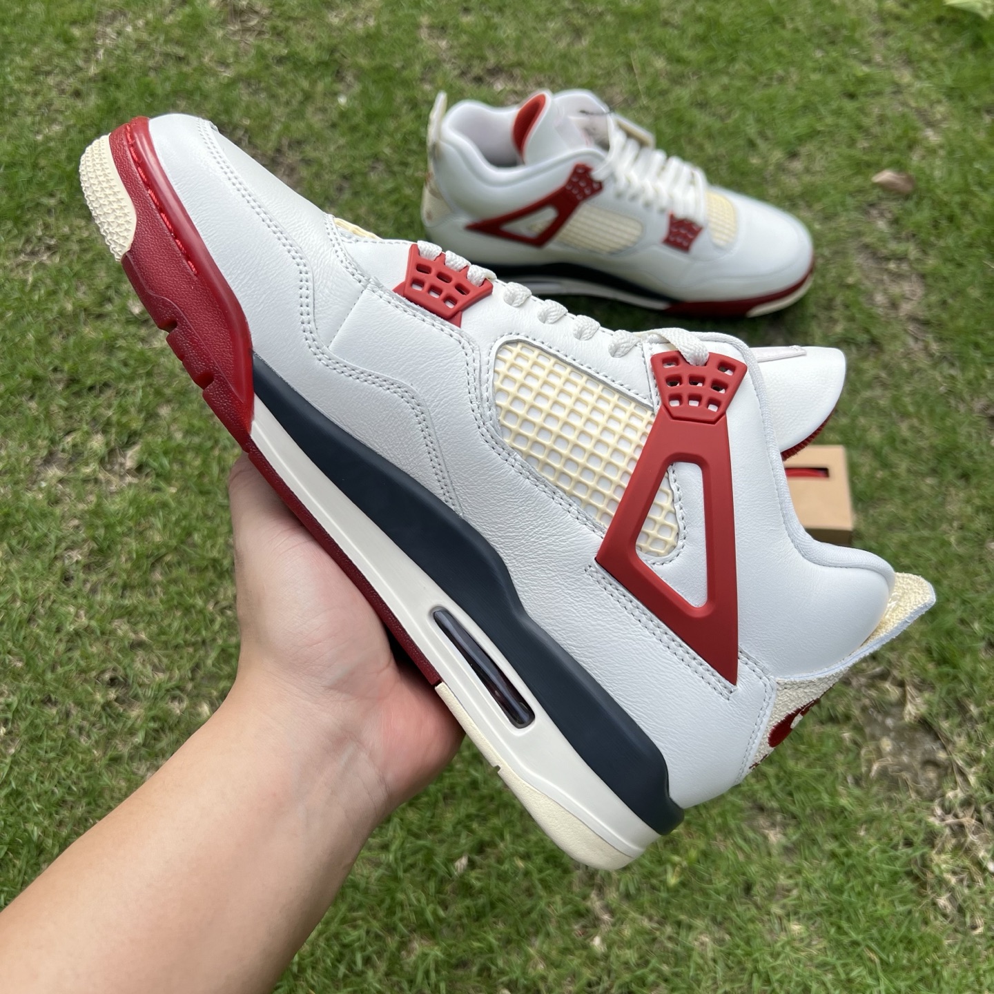 Air Jordan 4