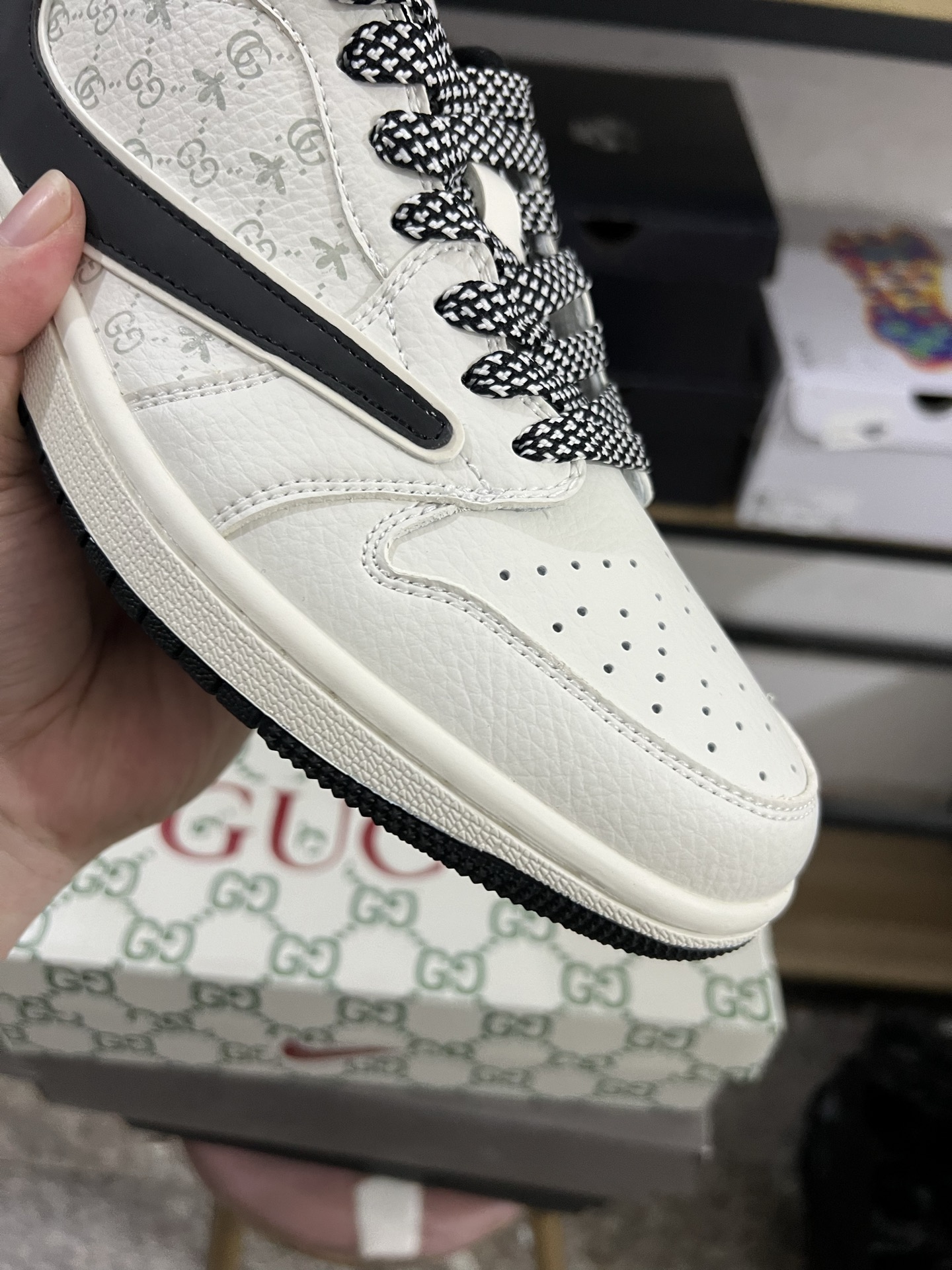 Air Jordan 4