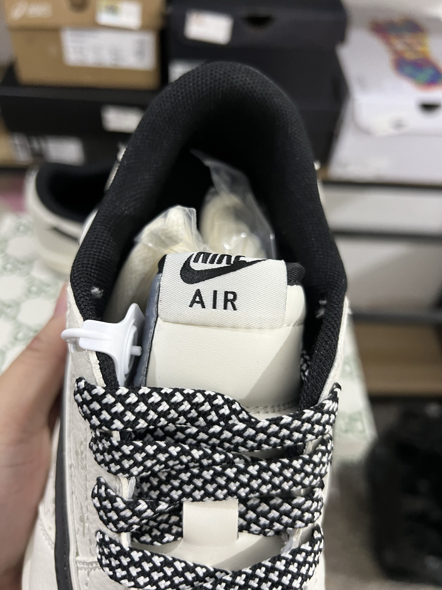 Air Jordan 4