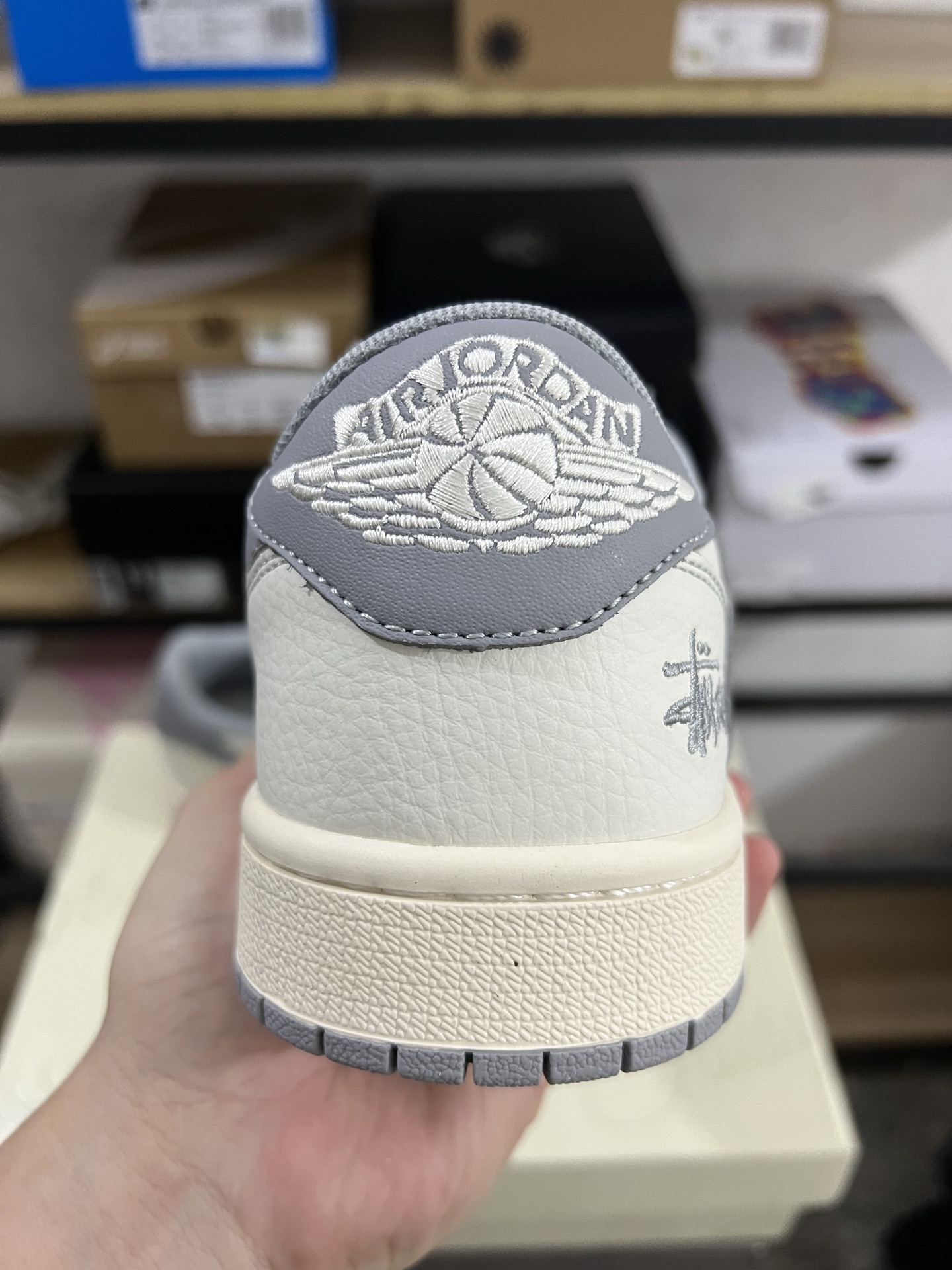 Air Jordan 4