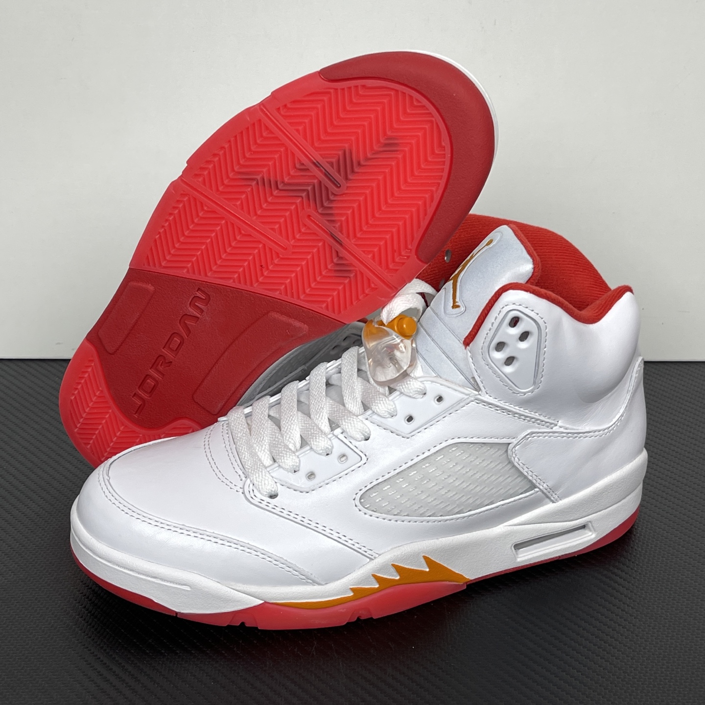 Air Jordan 4