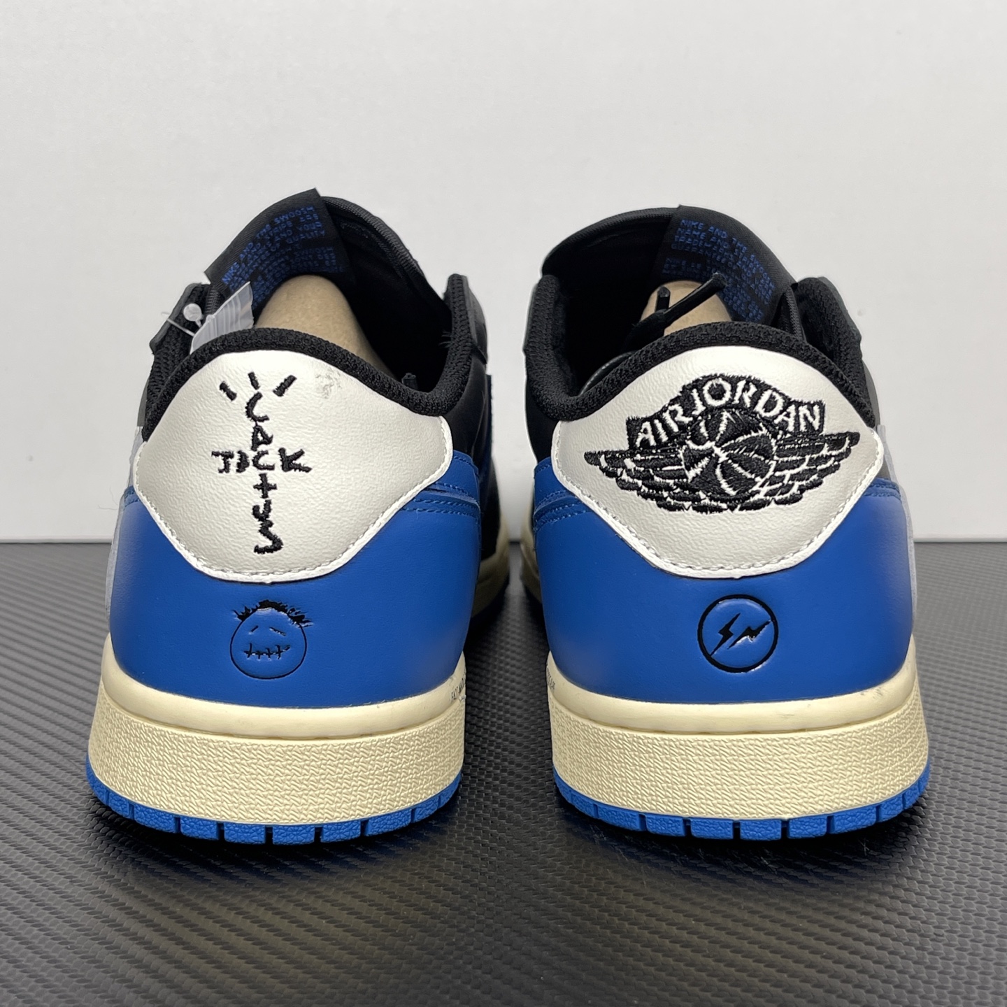 Air Jordan 4