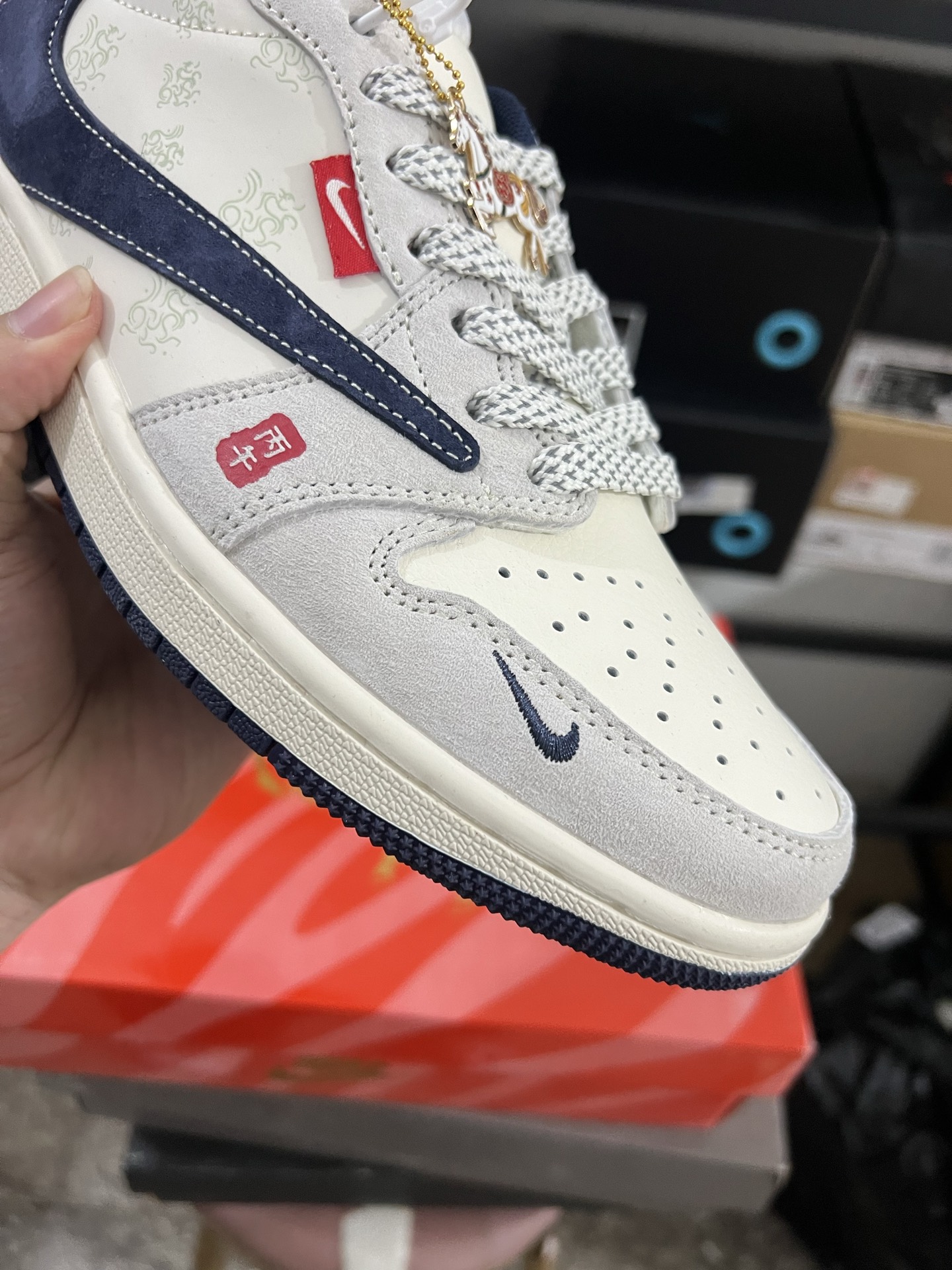 Air Jordan 4