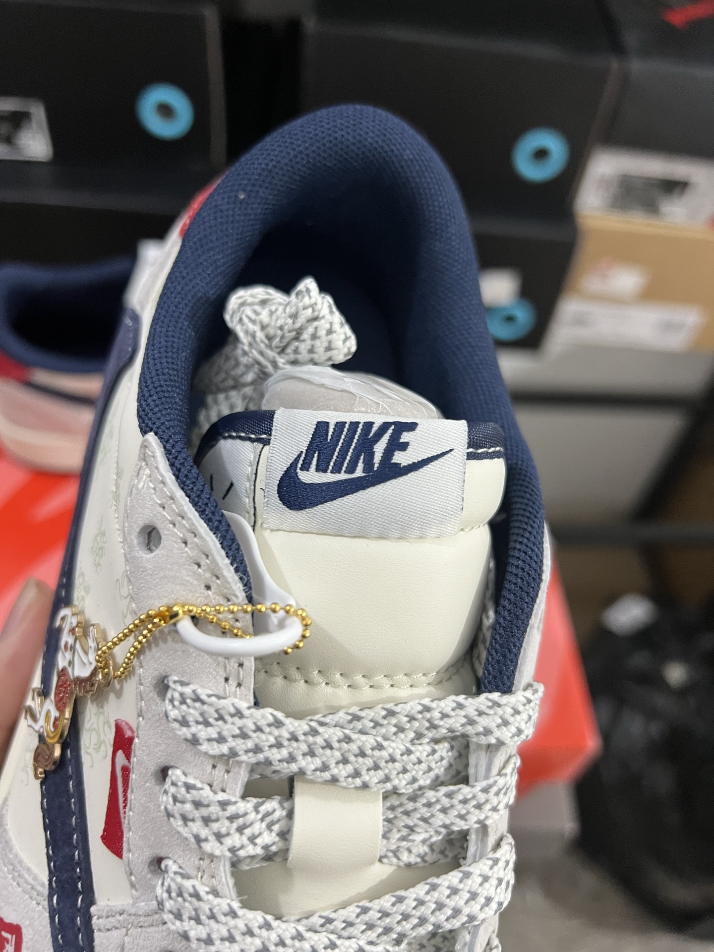 Air Jordan 4