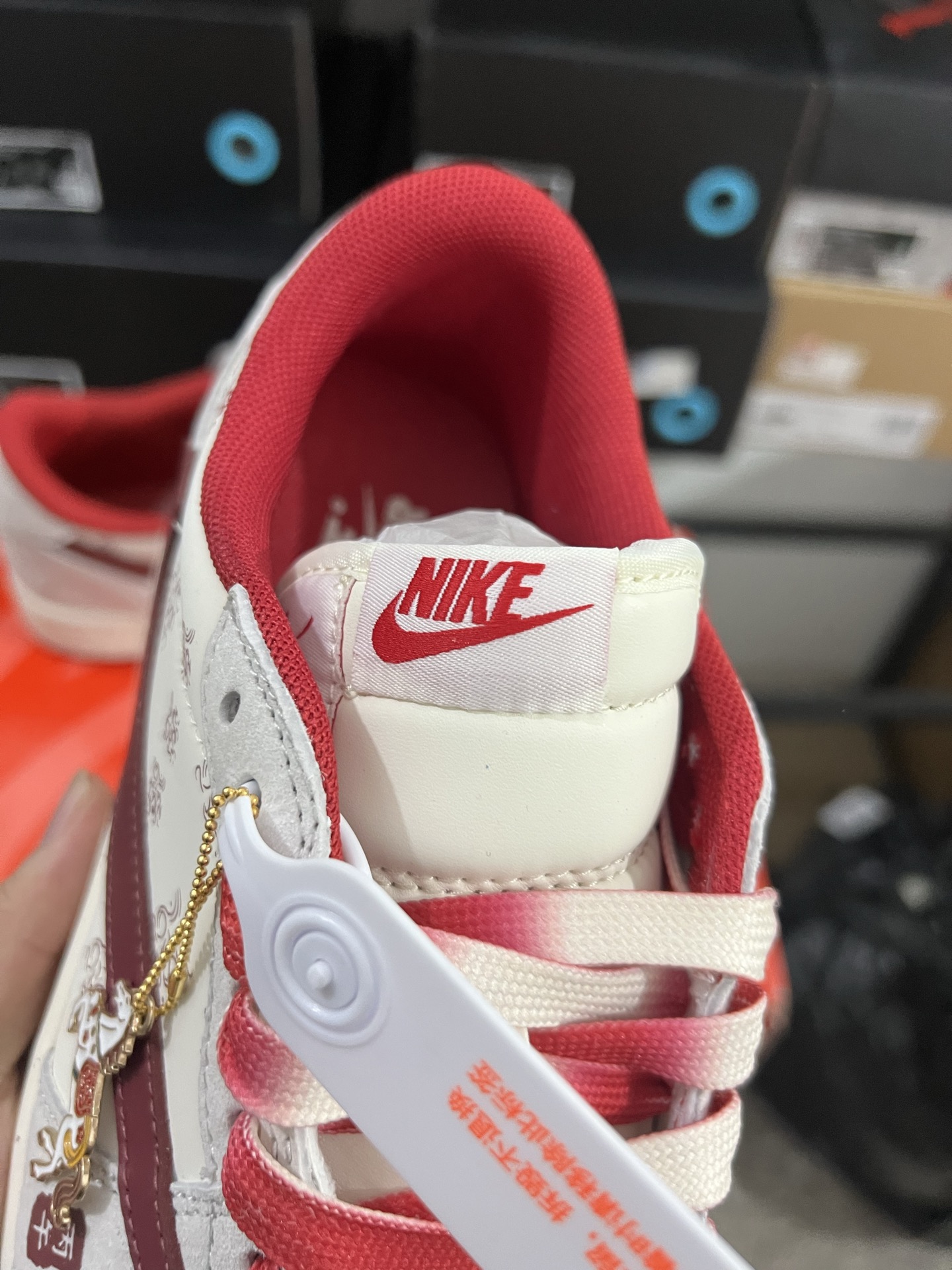 Air Jordan 4