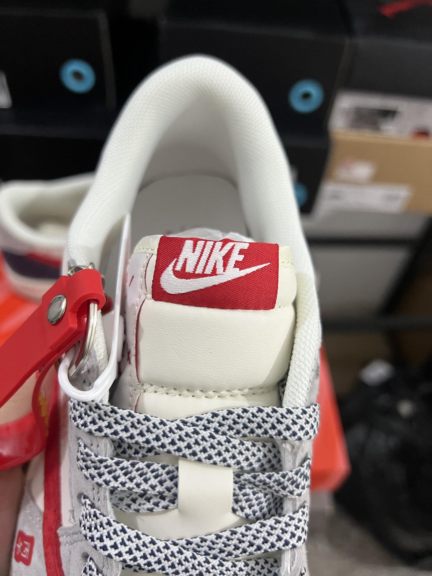 Air Jordan 4