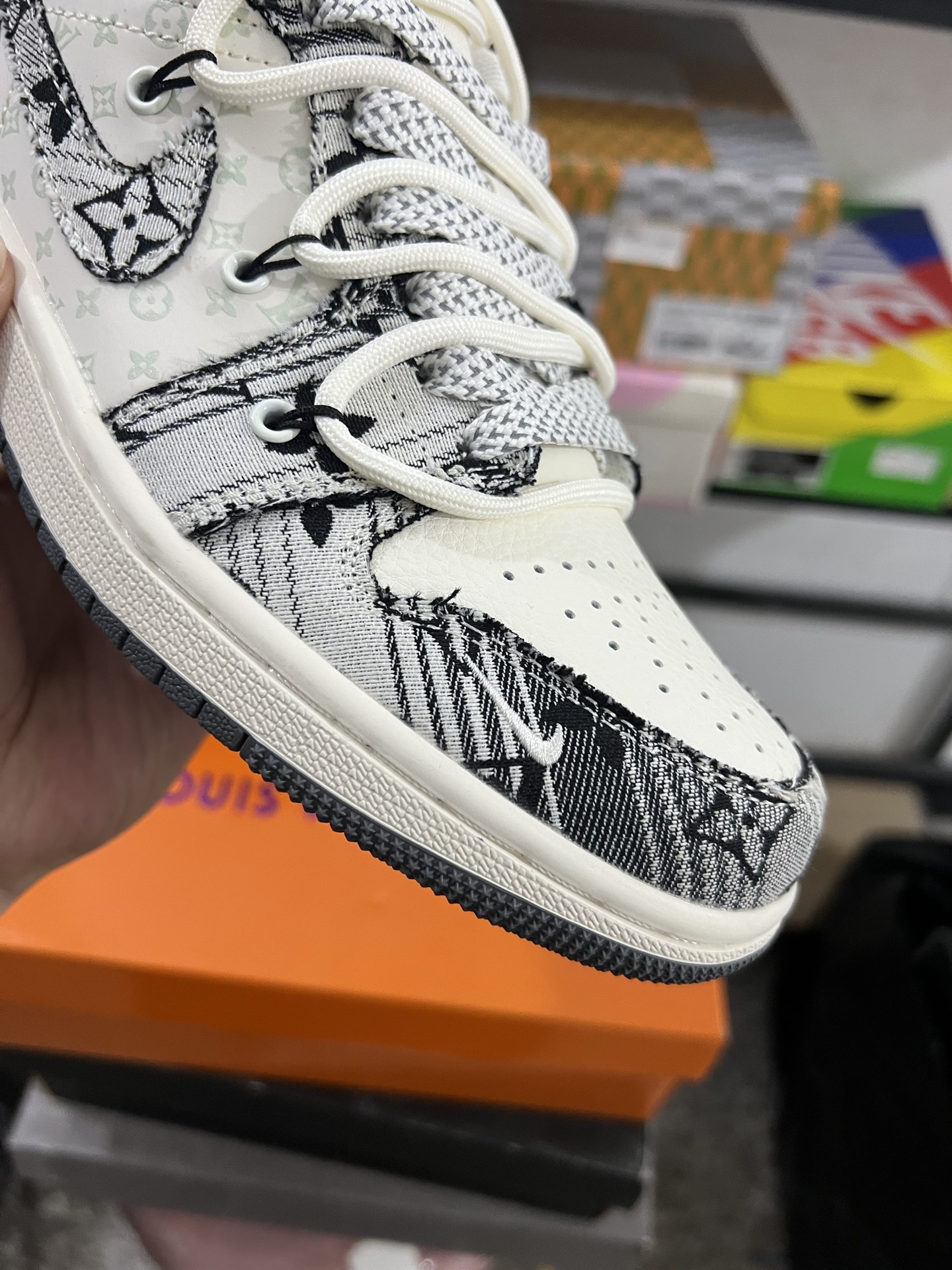 Air Jordan 4