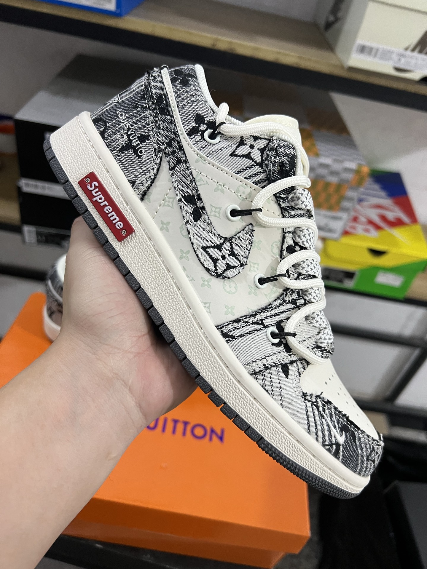 Air Jordan 4