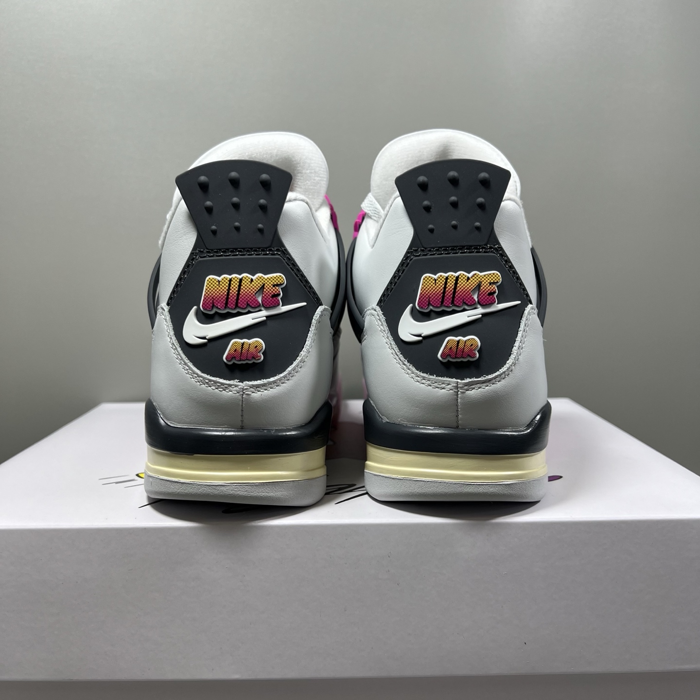 Air Jordan 4