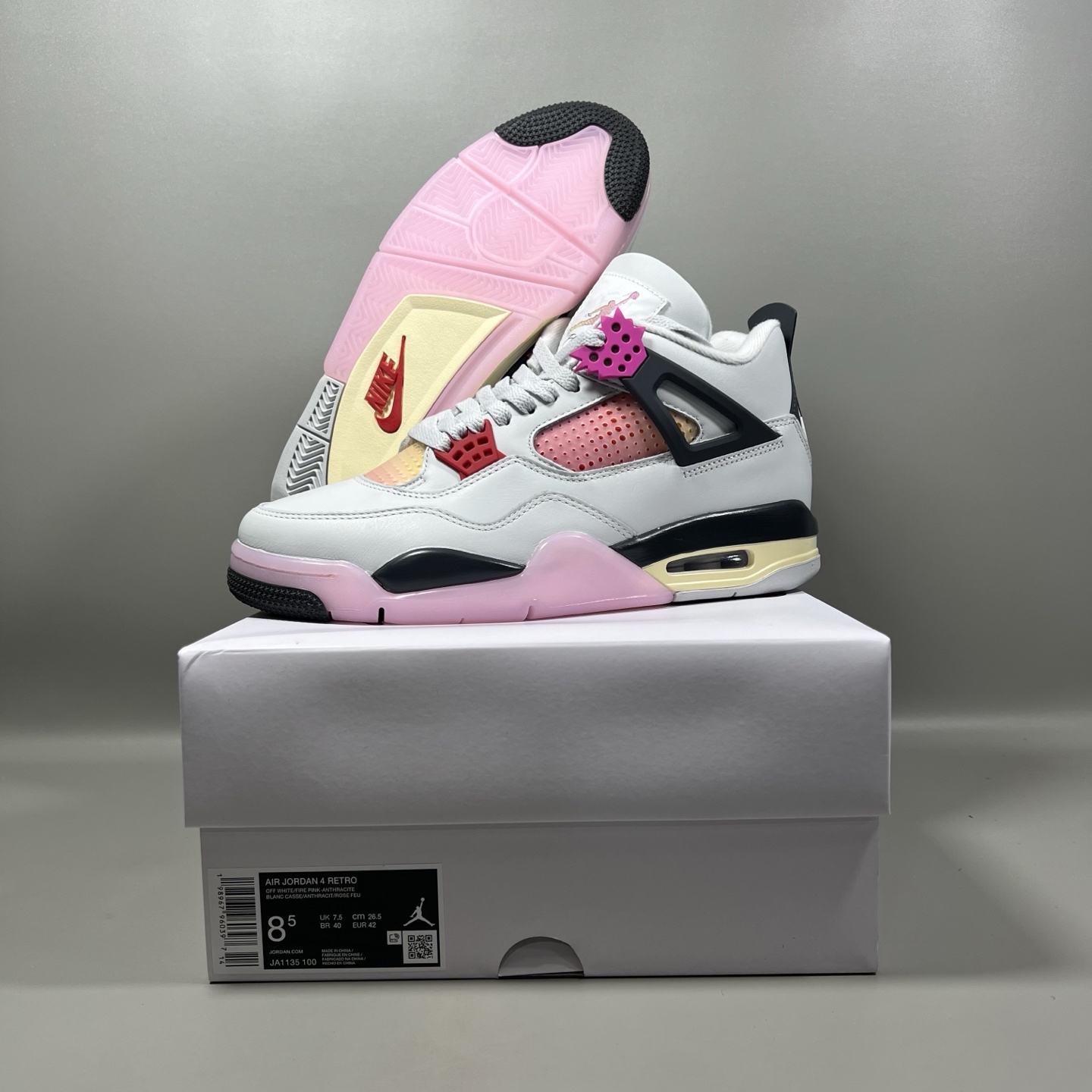 Air Jordan 4