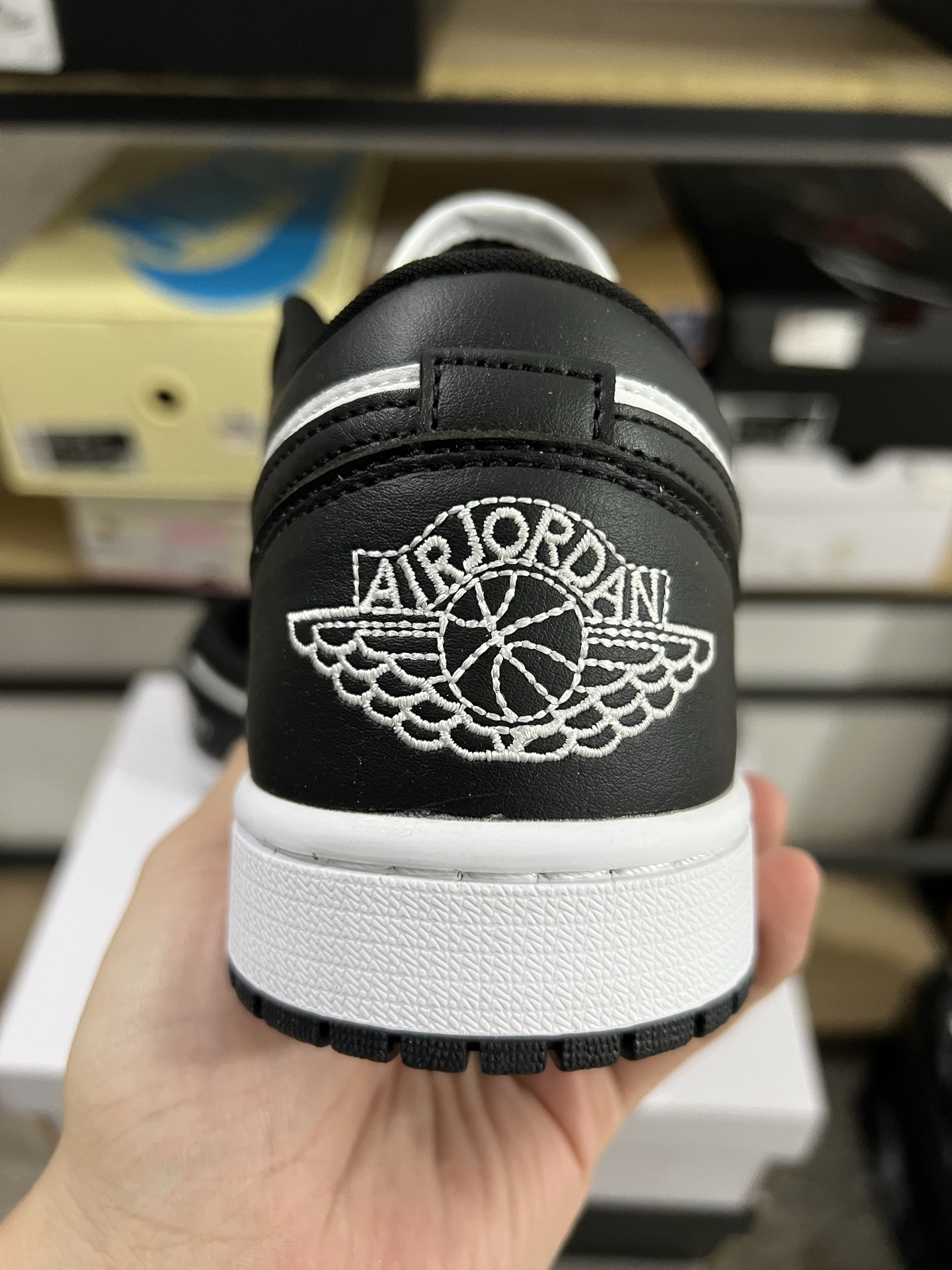Air Jordan 4