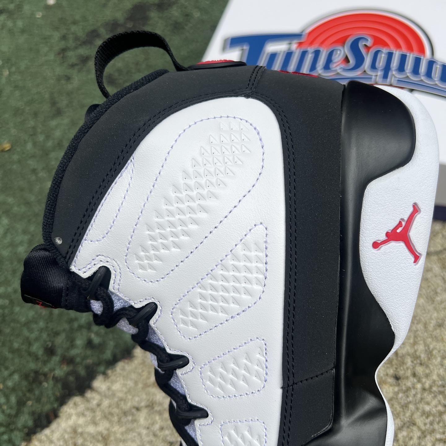Air Jordan 4