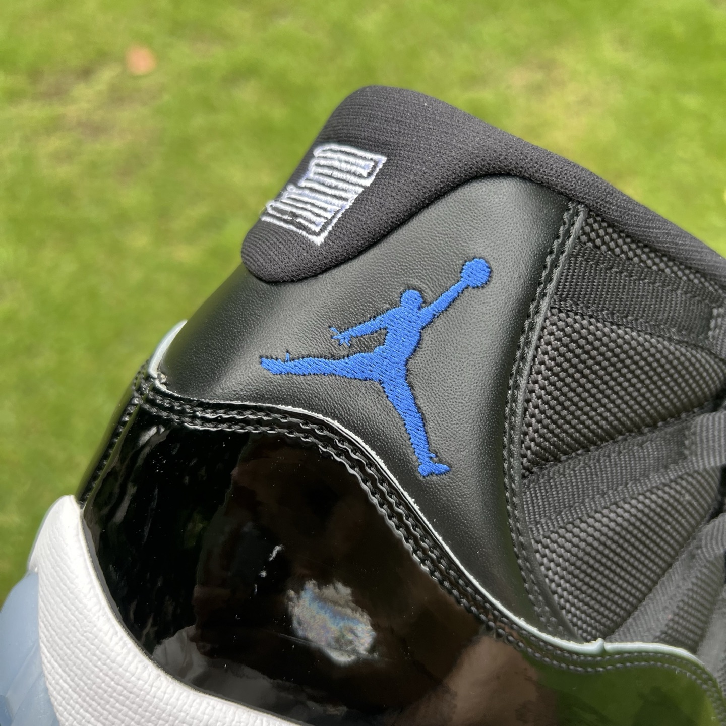 Air Jordan 4
