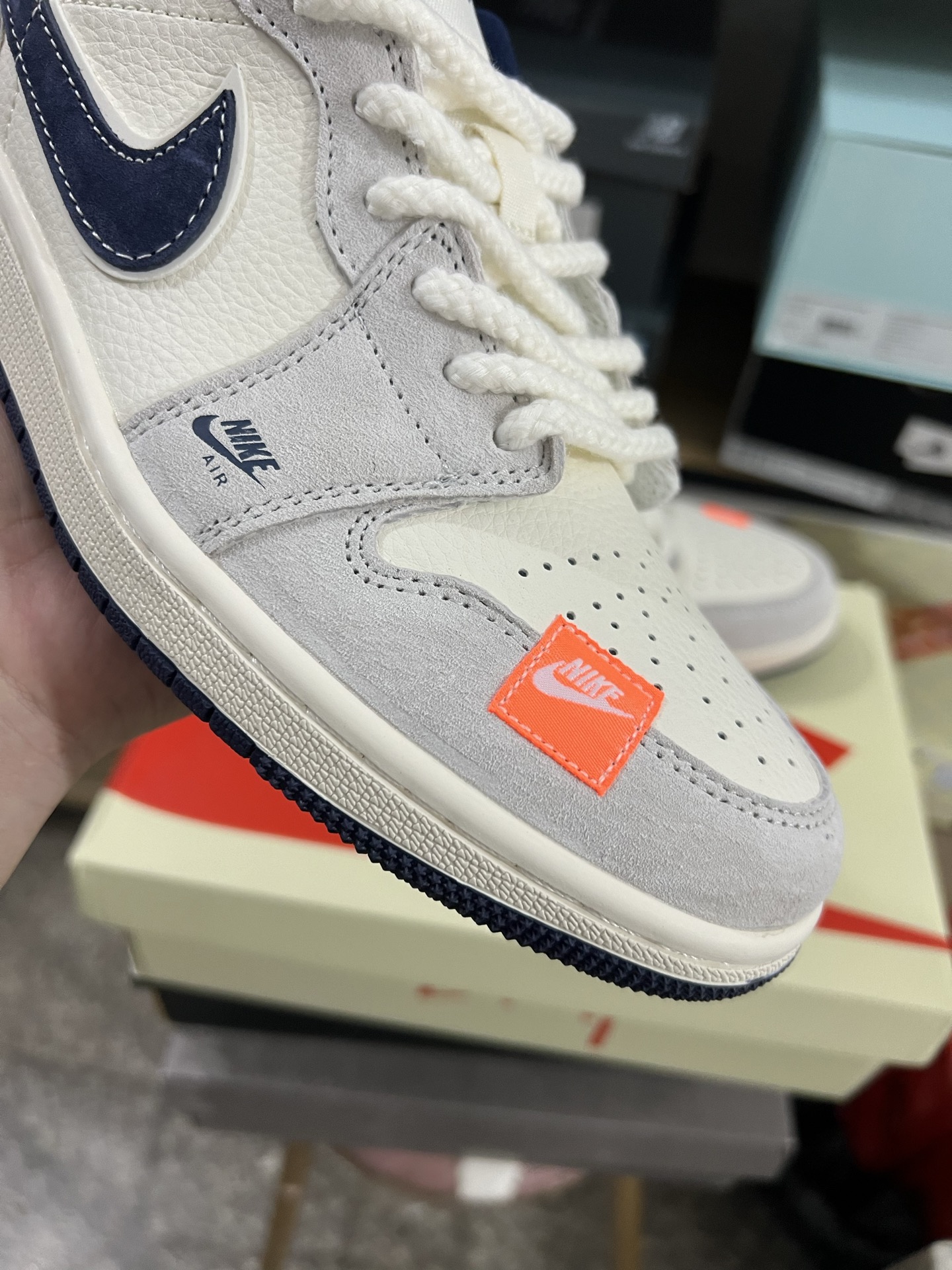 Air Jordan 4