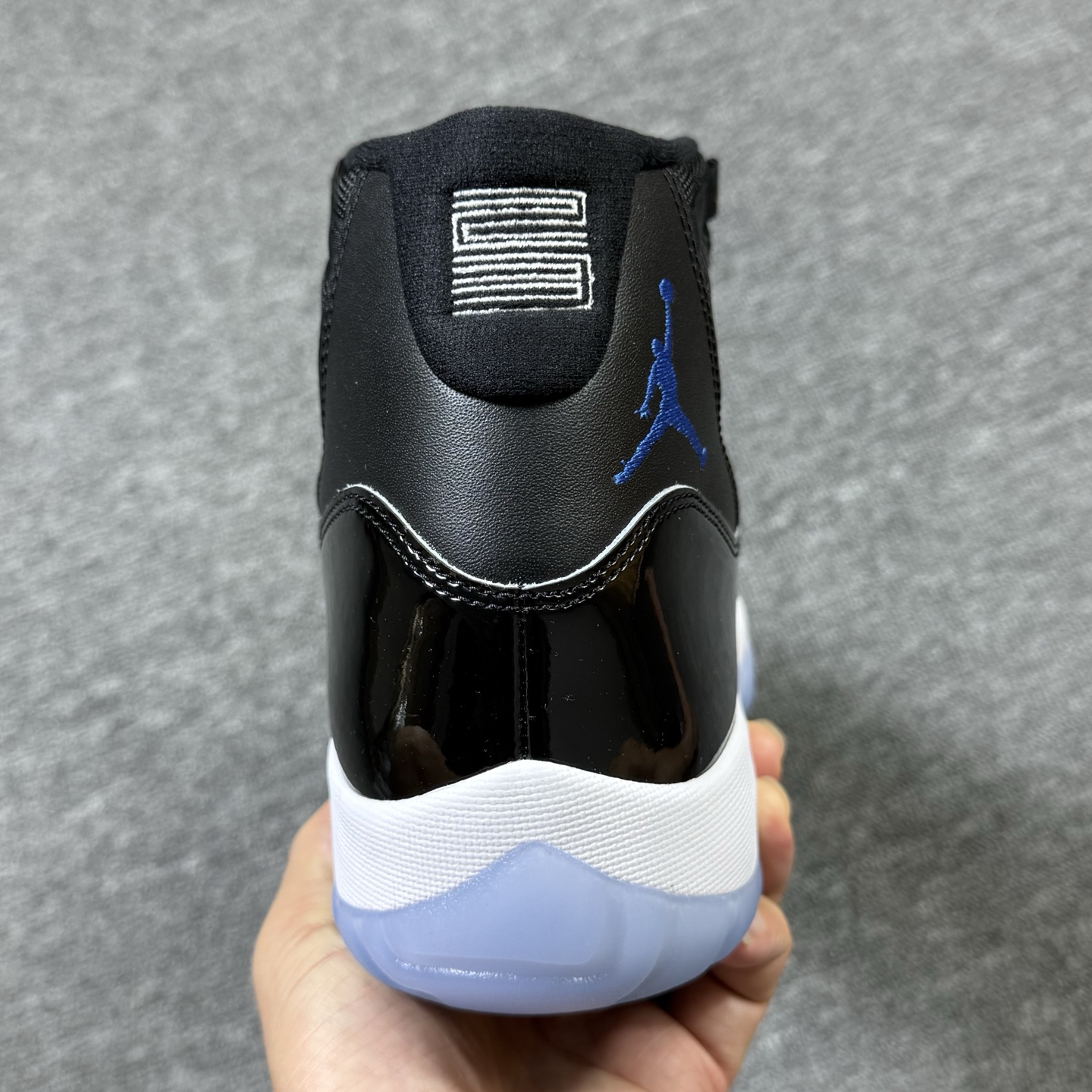 Air Jordan 4