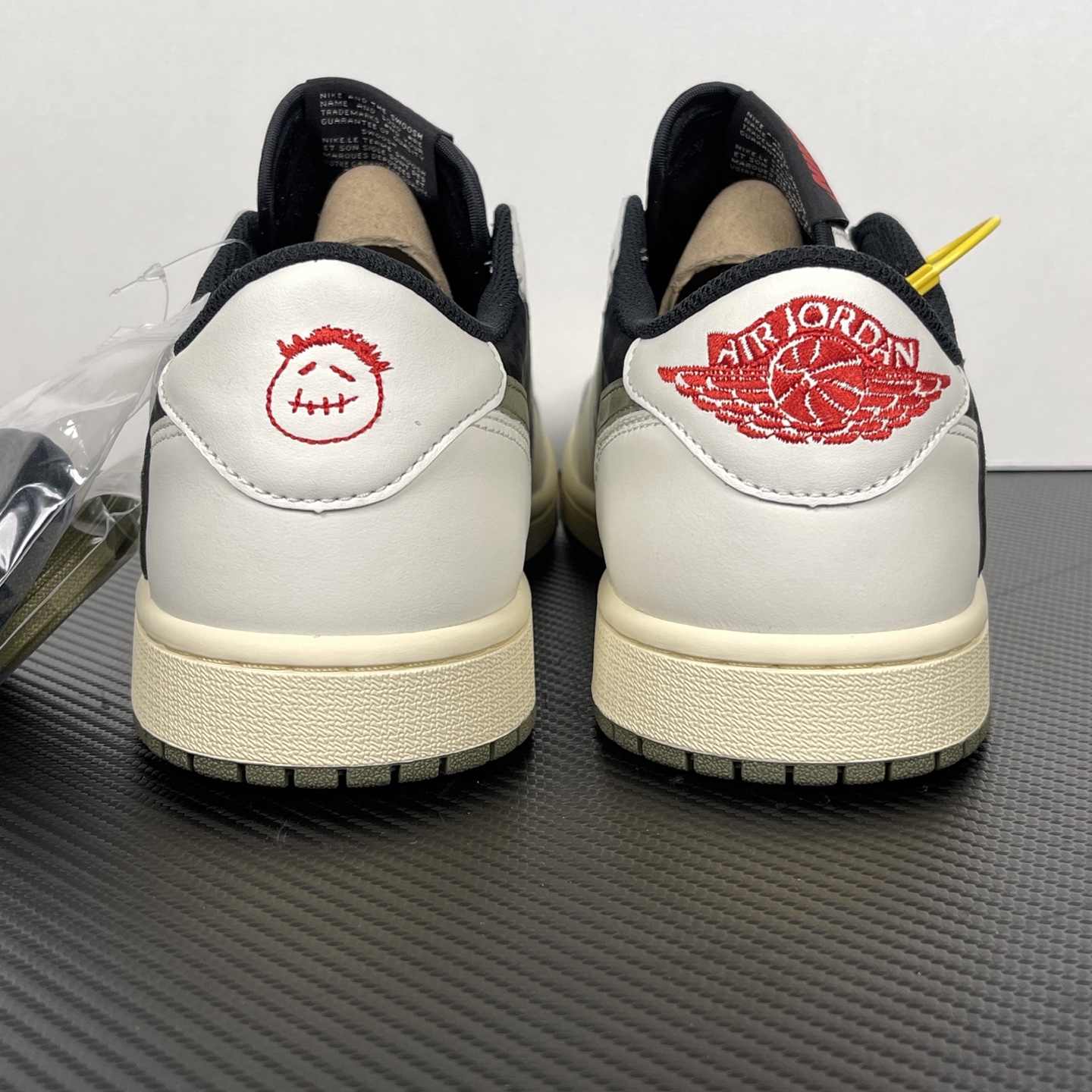 Air Jordan 4