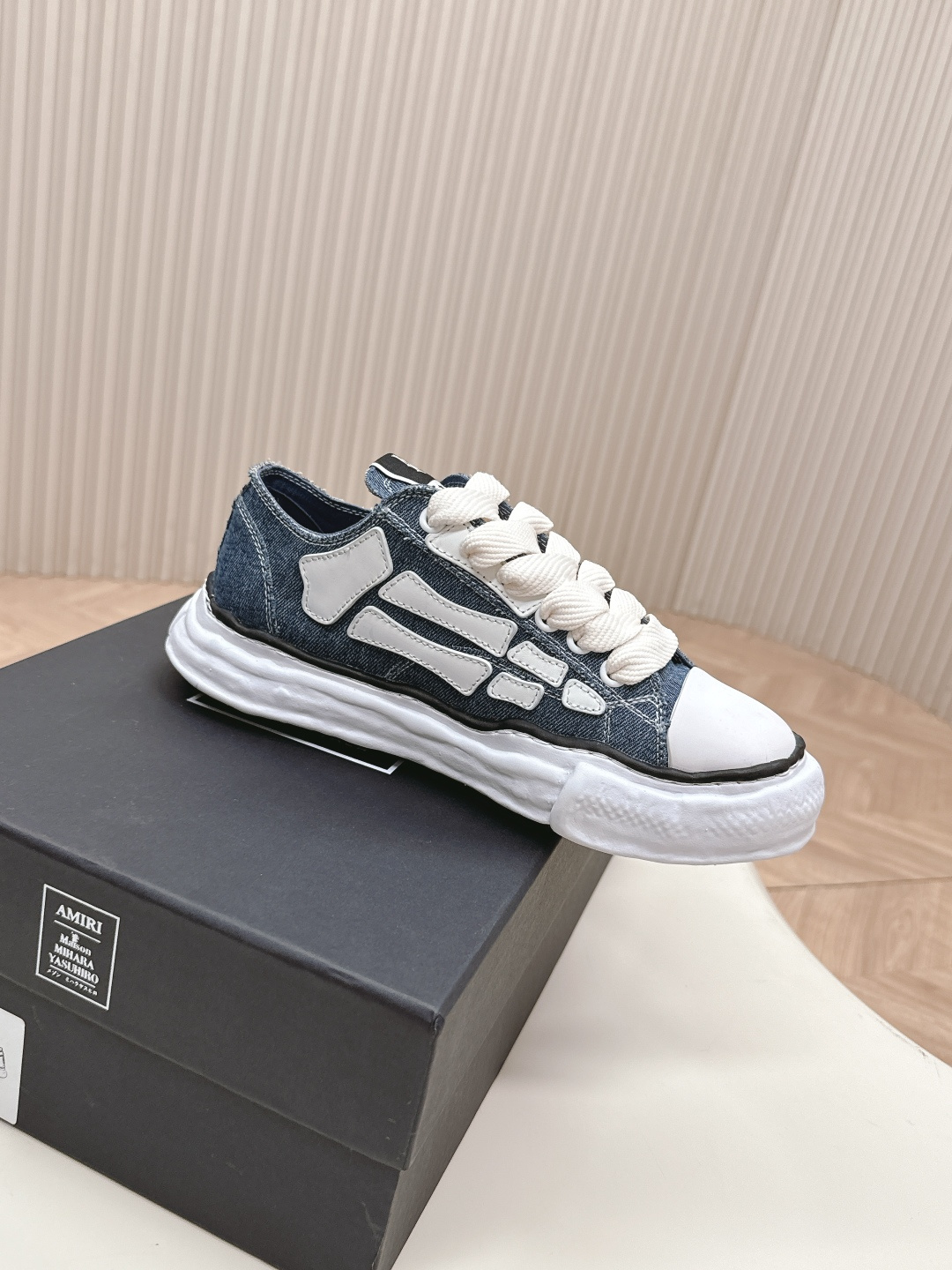 Amiri shoe