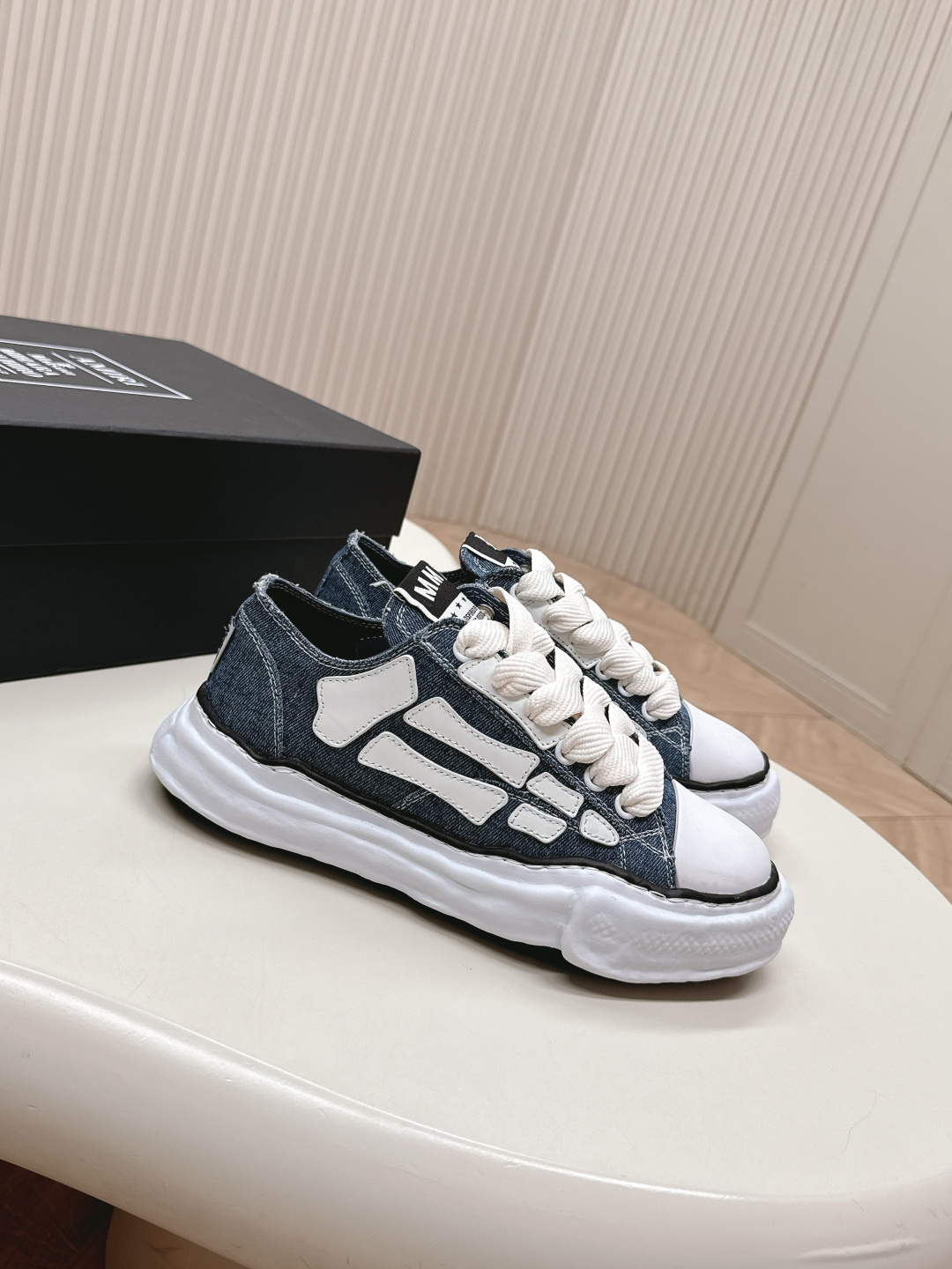 Amiri shoe