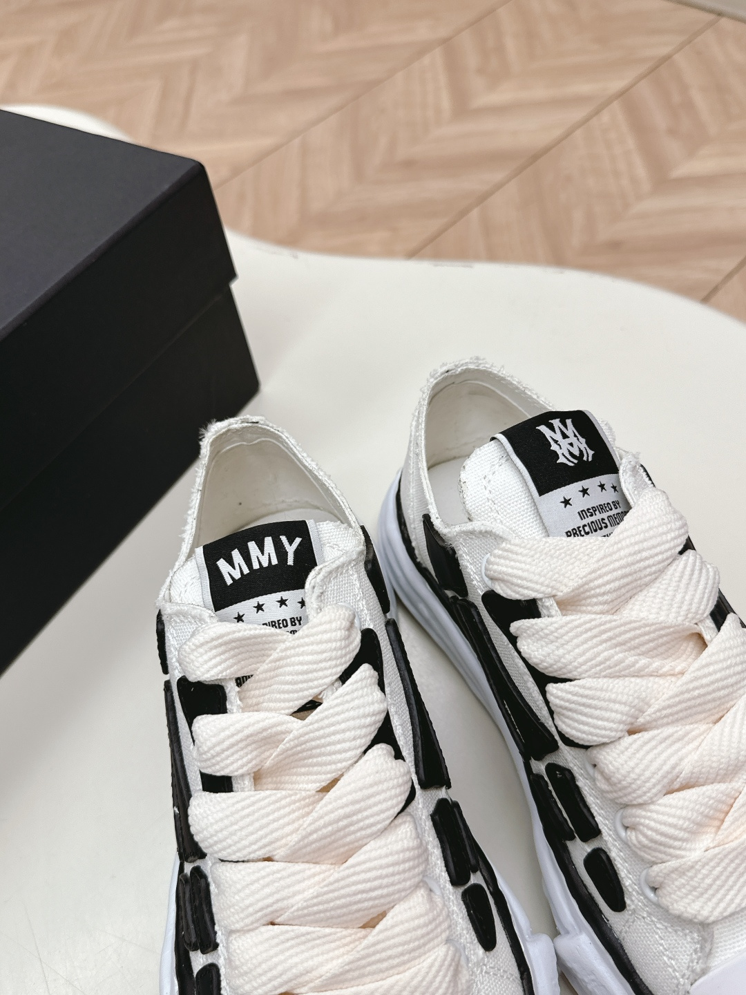 Amiri shoe