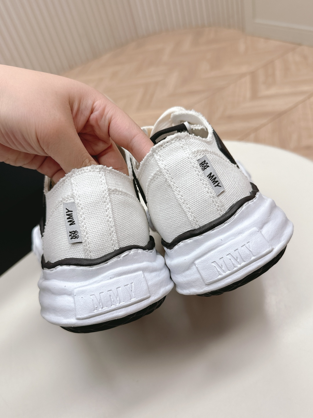 Amiri shoe