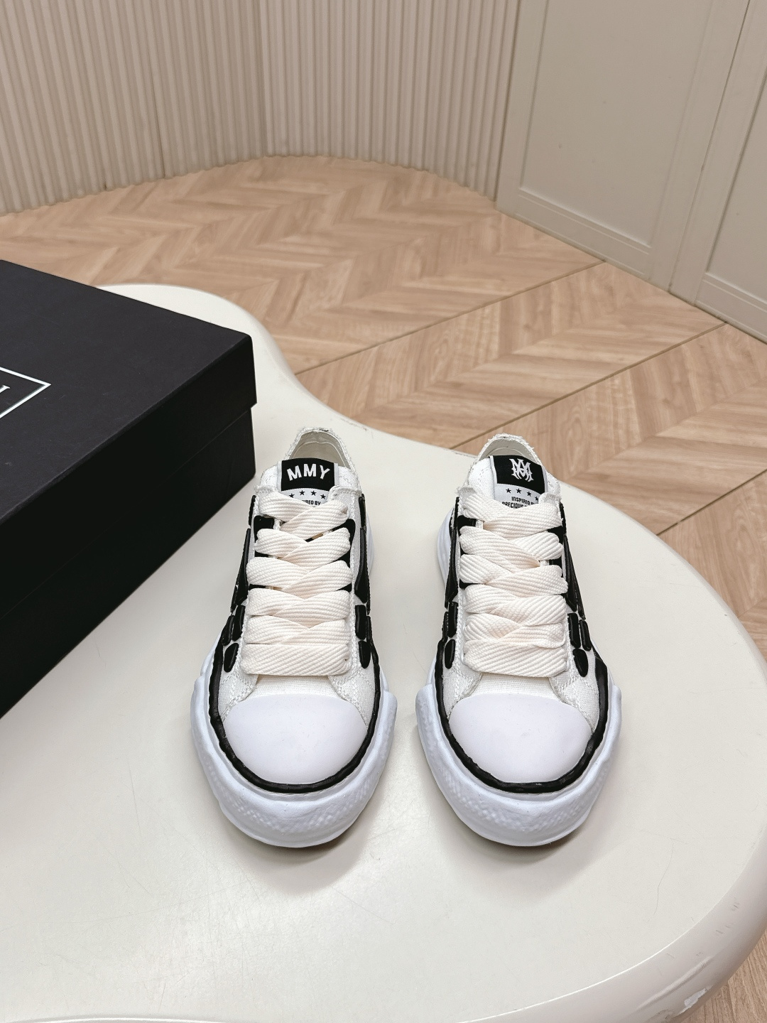 Amiri shoe