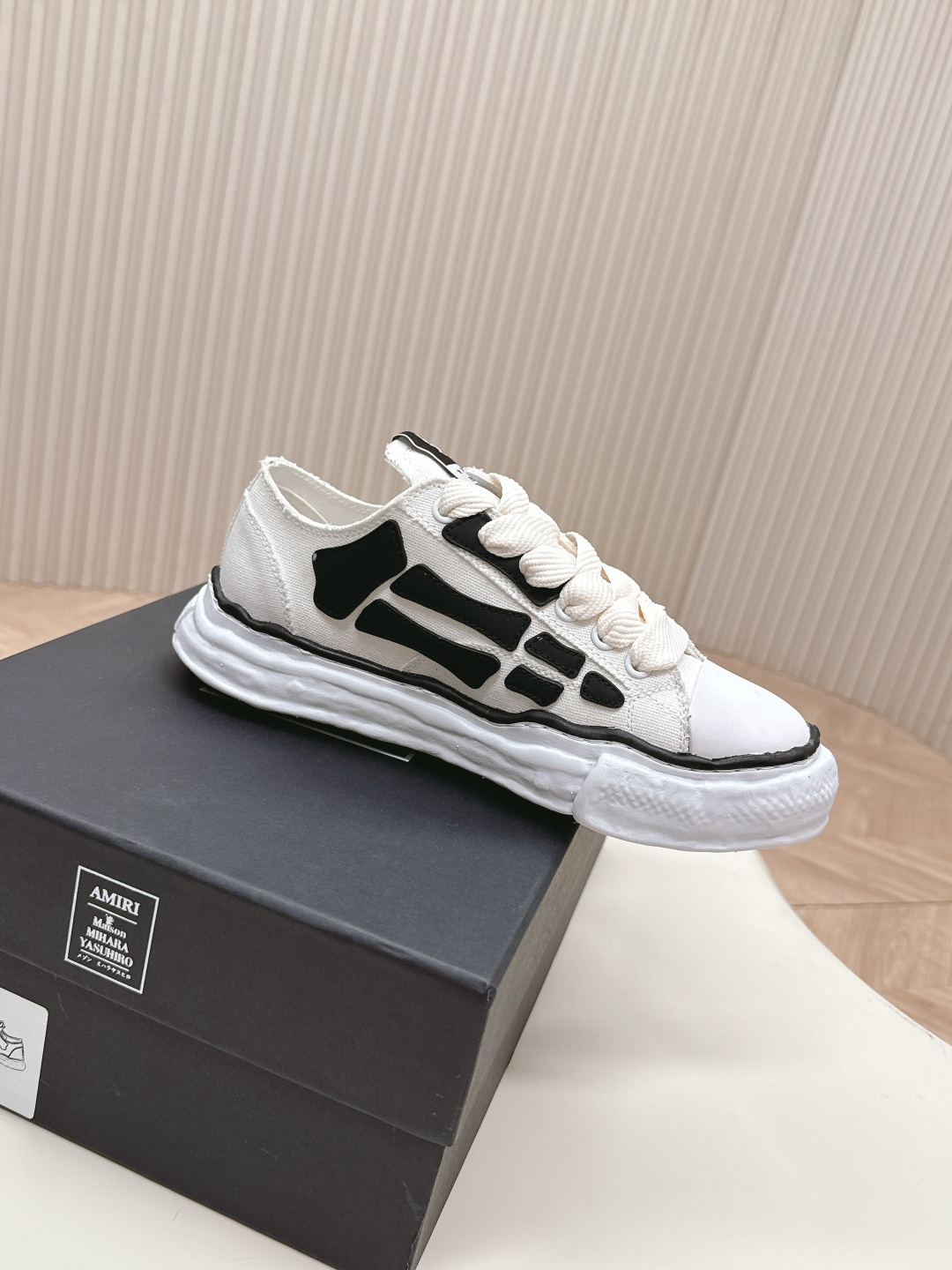 Amiri shoe