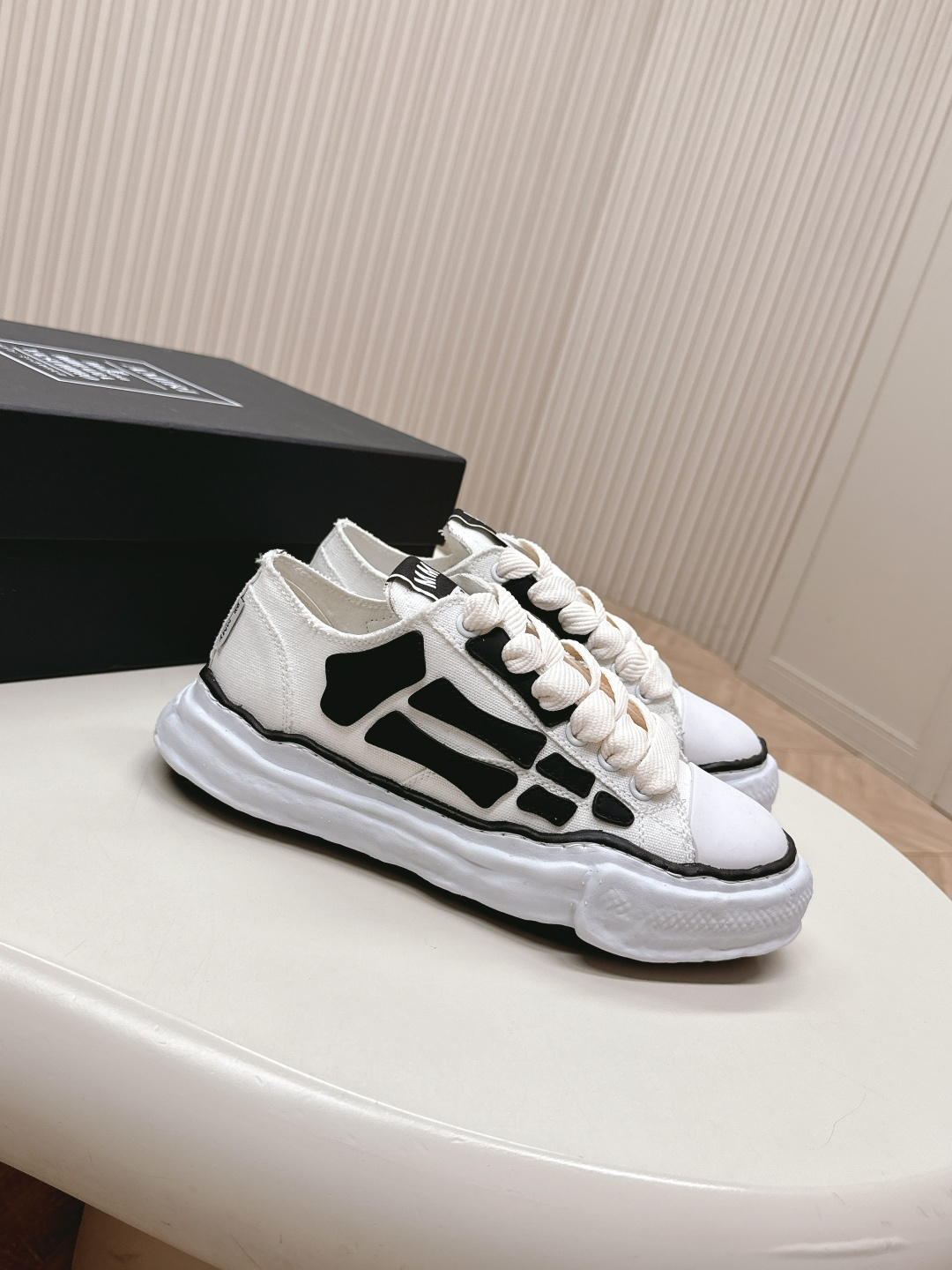 Amiri shoe