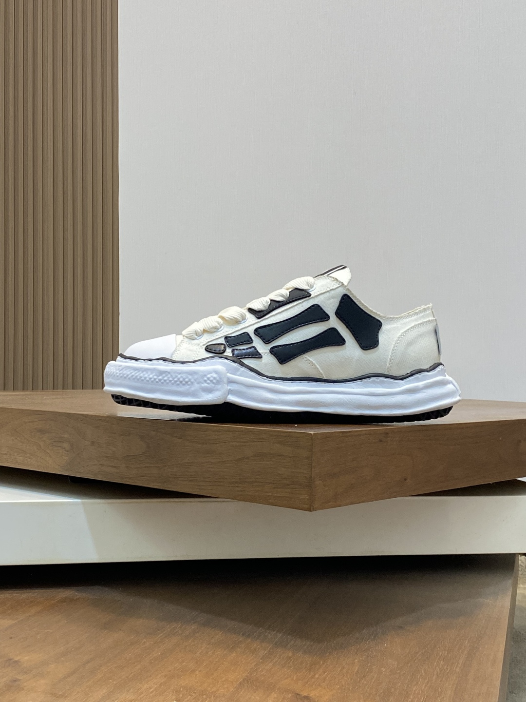 Amiri shoe