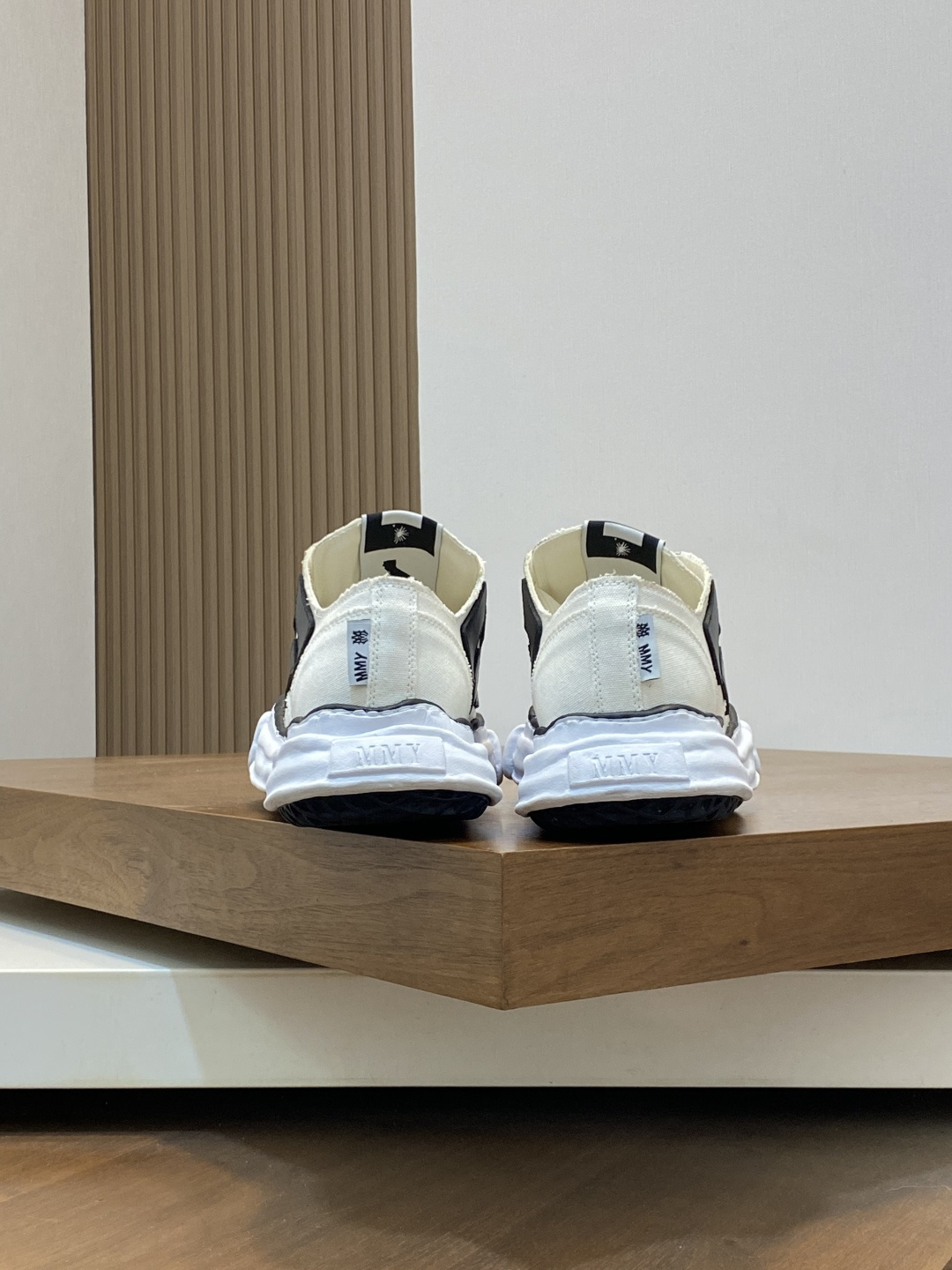 Amiri shoe