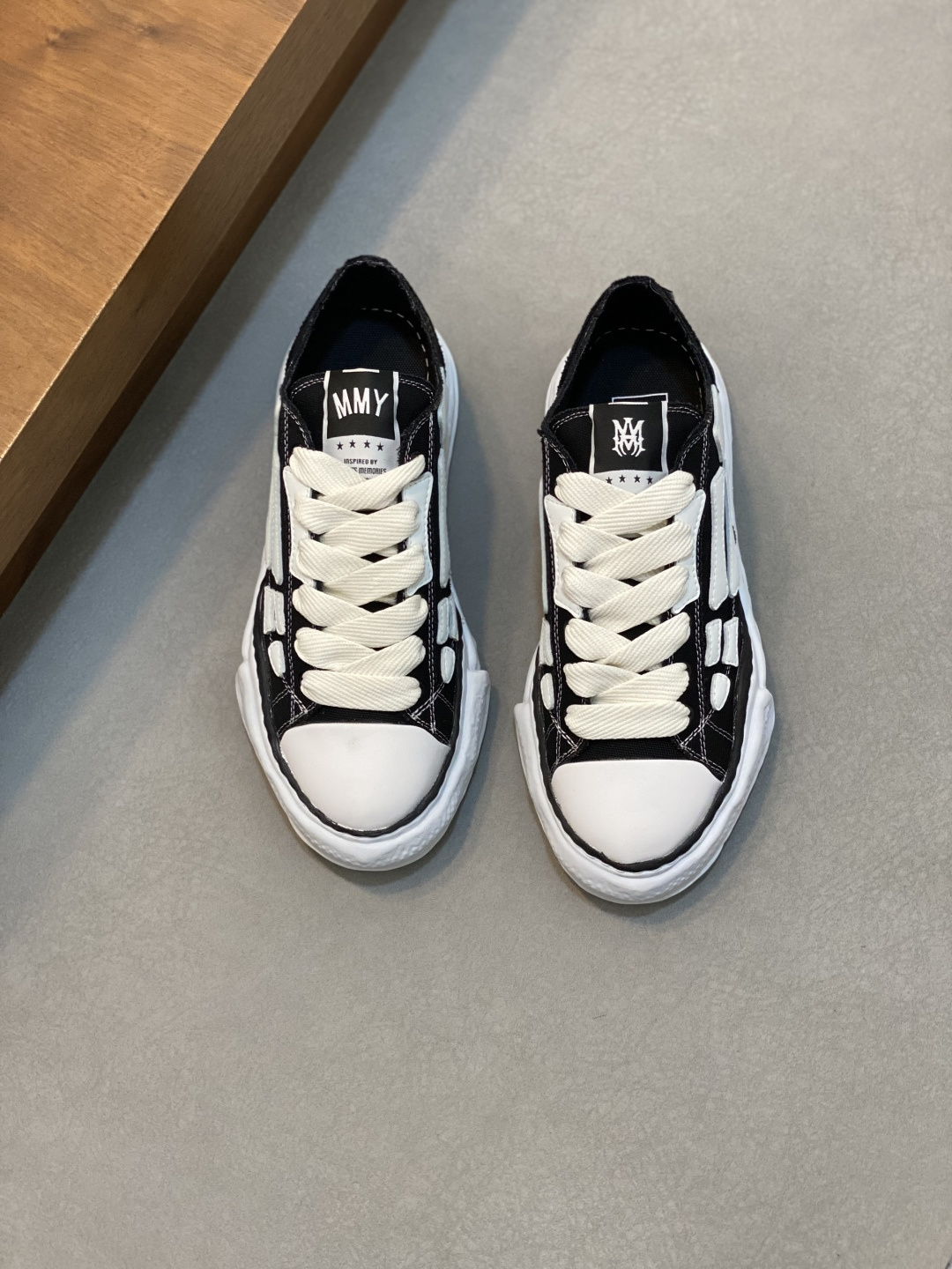 Amiri shoe