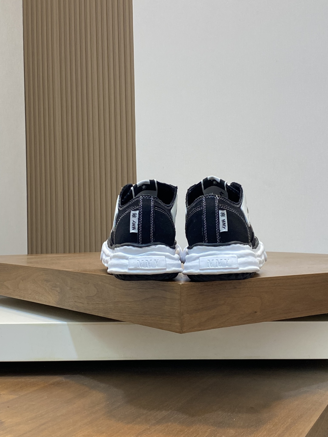Amiri shoe