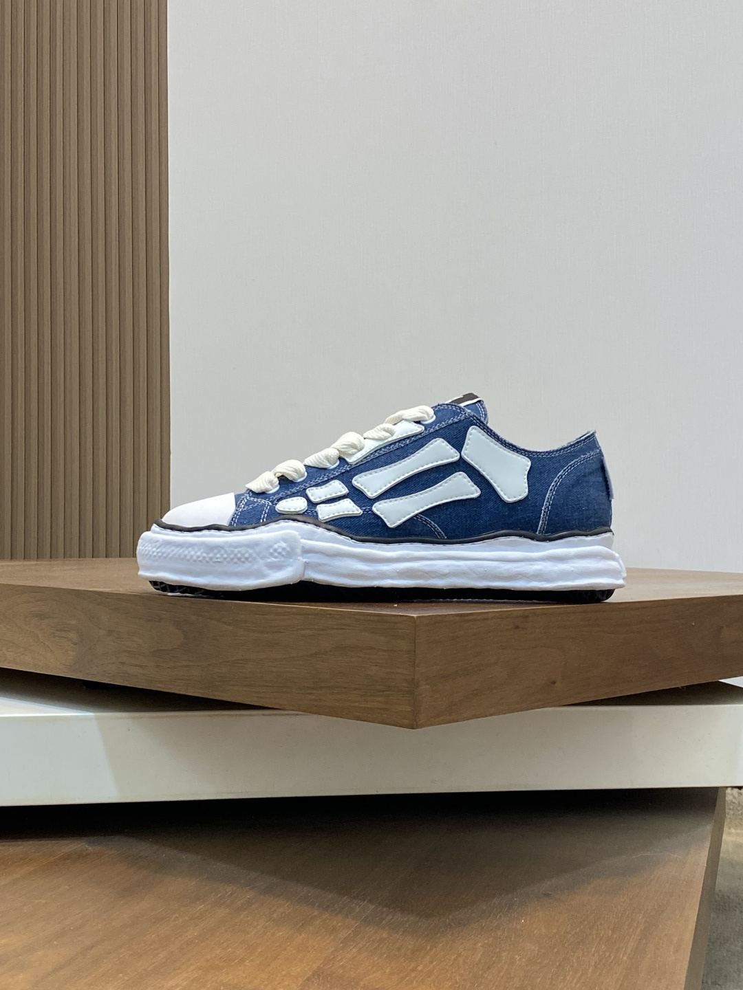 Amiri shoe