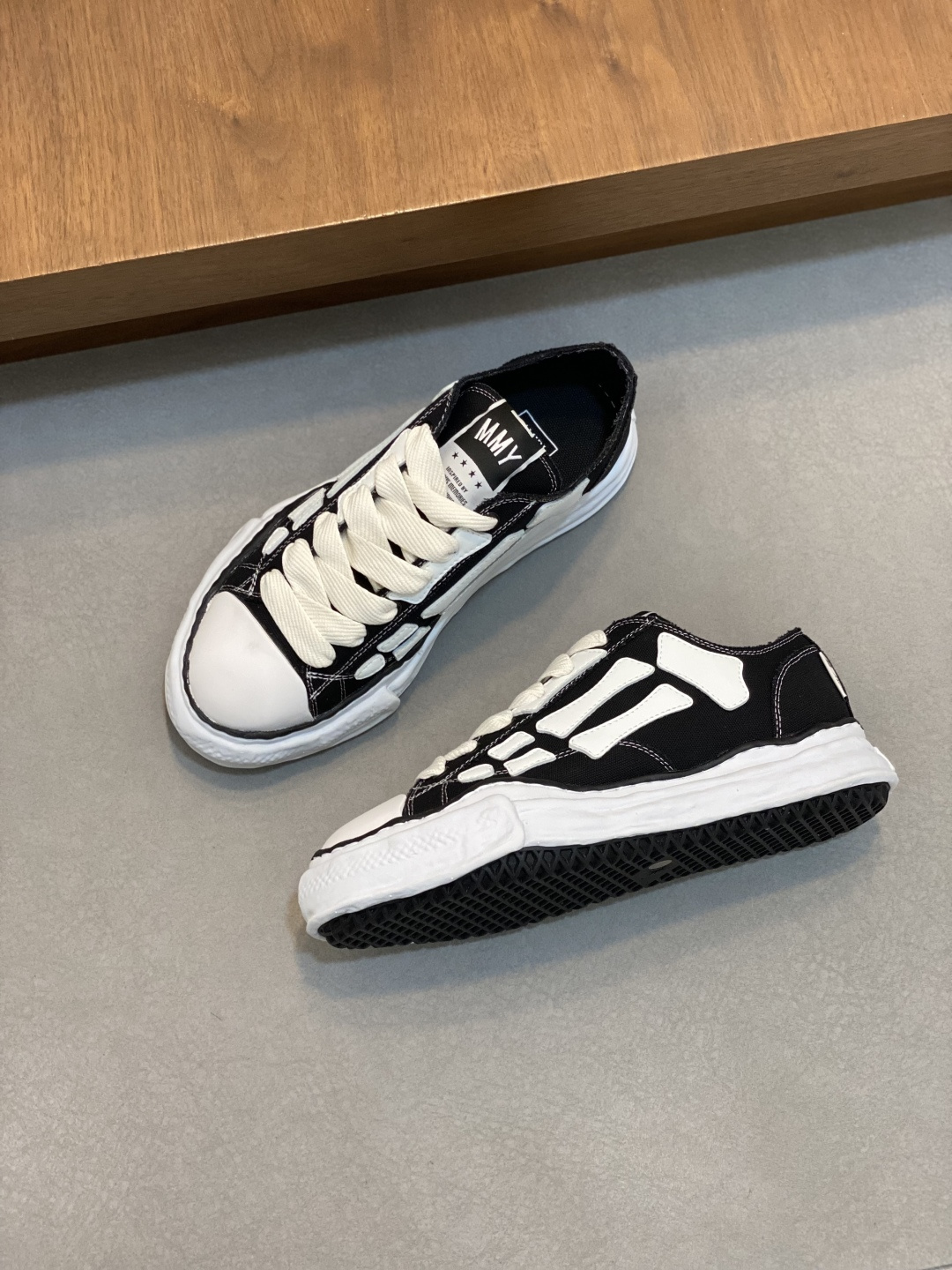 Amiri shoe