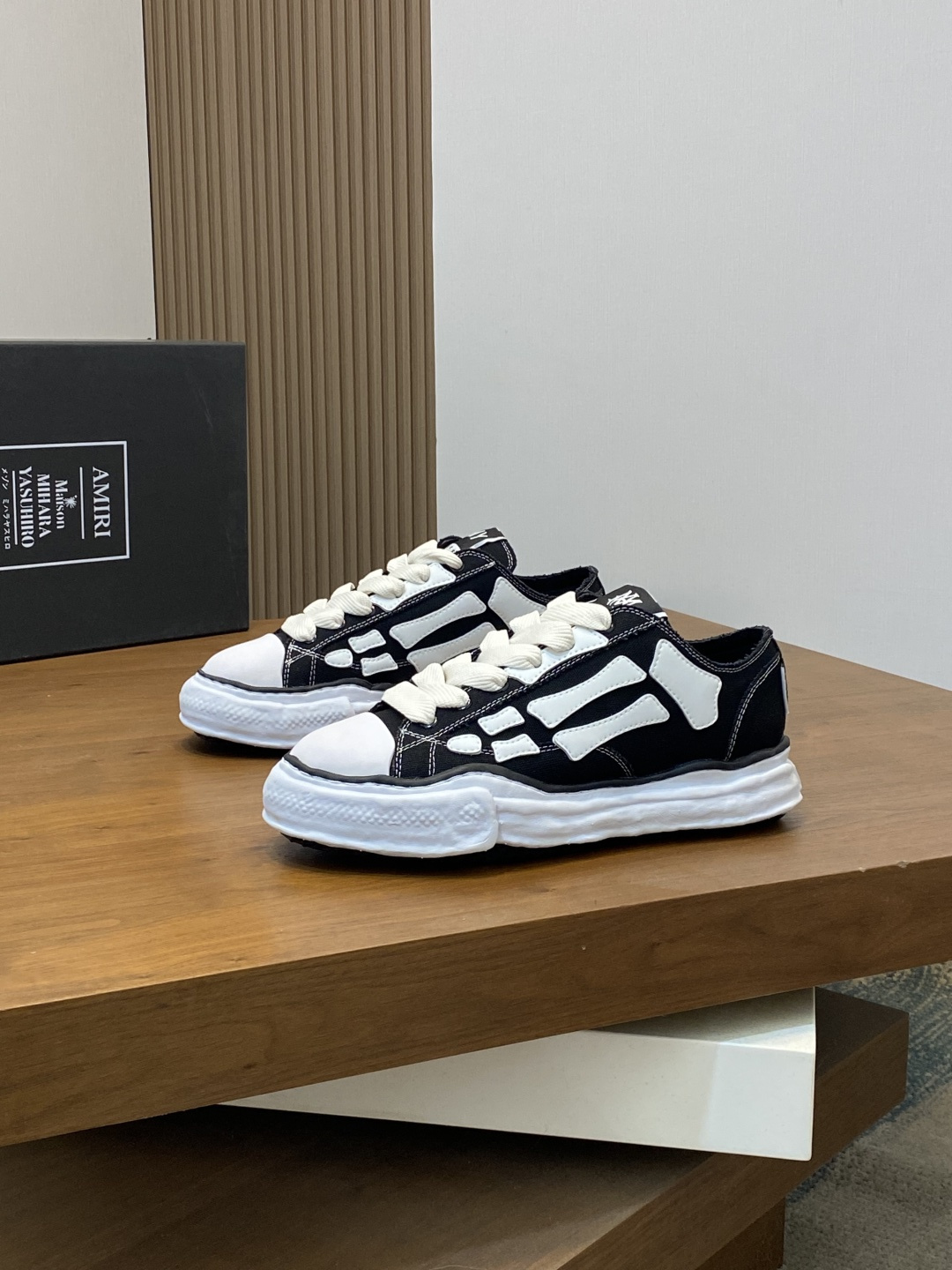 Amiri shoe